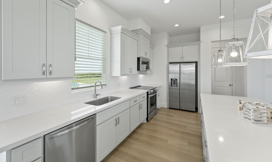 2cc00e9d7f6044d9ad91854818d996d4 | Beachhouse | Texas | TX | Vacation Homes | Galveston | Crystal Beach | Kokomo | Breezy Days | Beachfront Elegance | Sunrise Serenity | Southern Sands Property Management, LLC