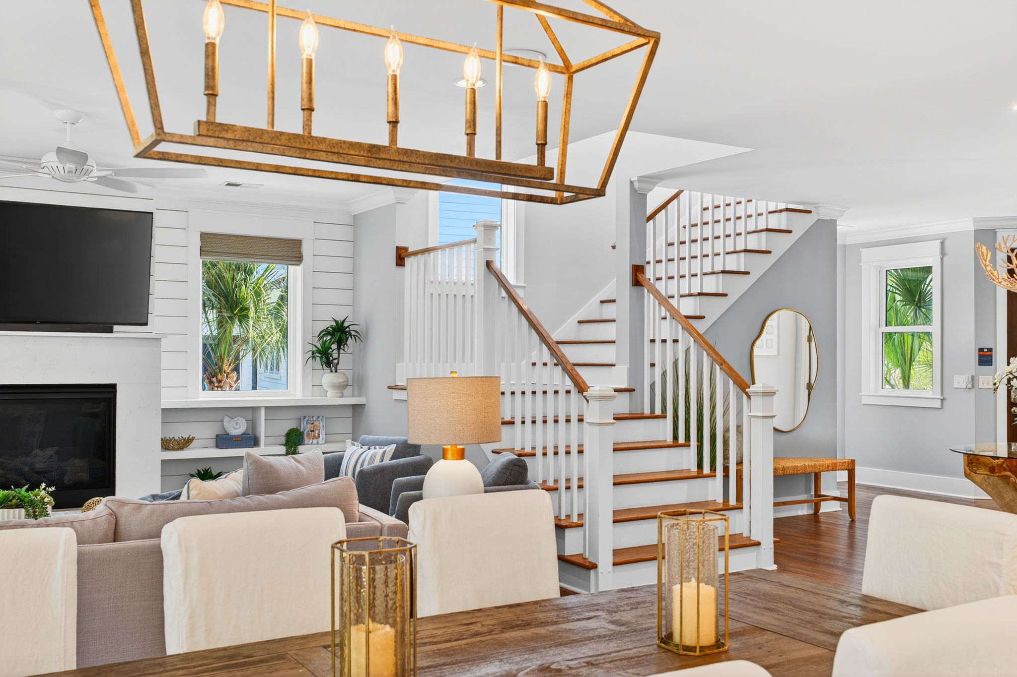 Dining | Driftwood Dreams | 105 Forest Trail | Isle of Palms, SC | IOP Escapes