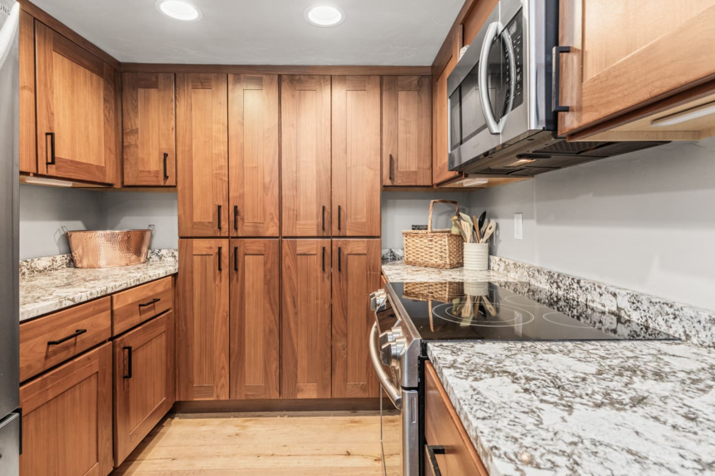 Kitchen with Refridgerator | Electric Stove | Microwave