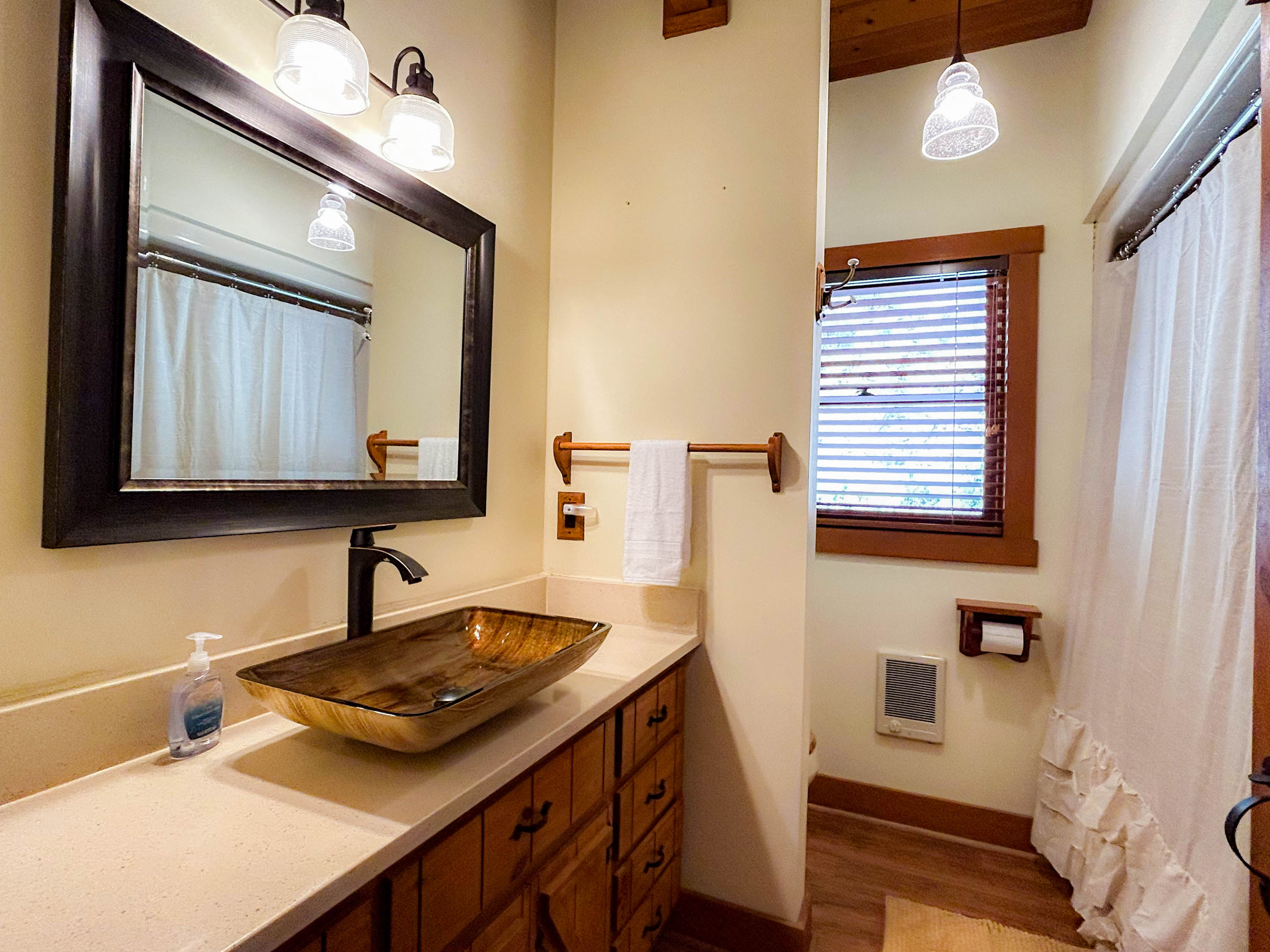 upper level bathroom