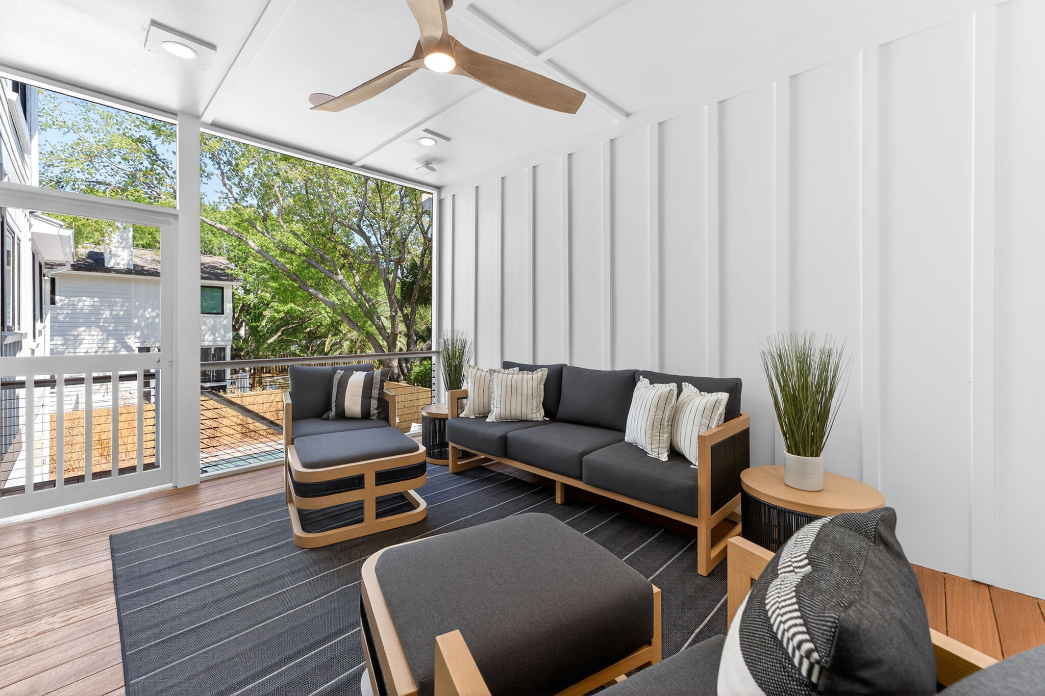 Screened Porch | On Beach Time | 6 30th Ave, Isle of Palms, SC | IOP Escapes