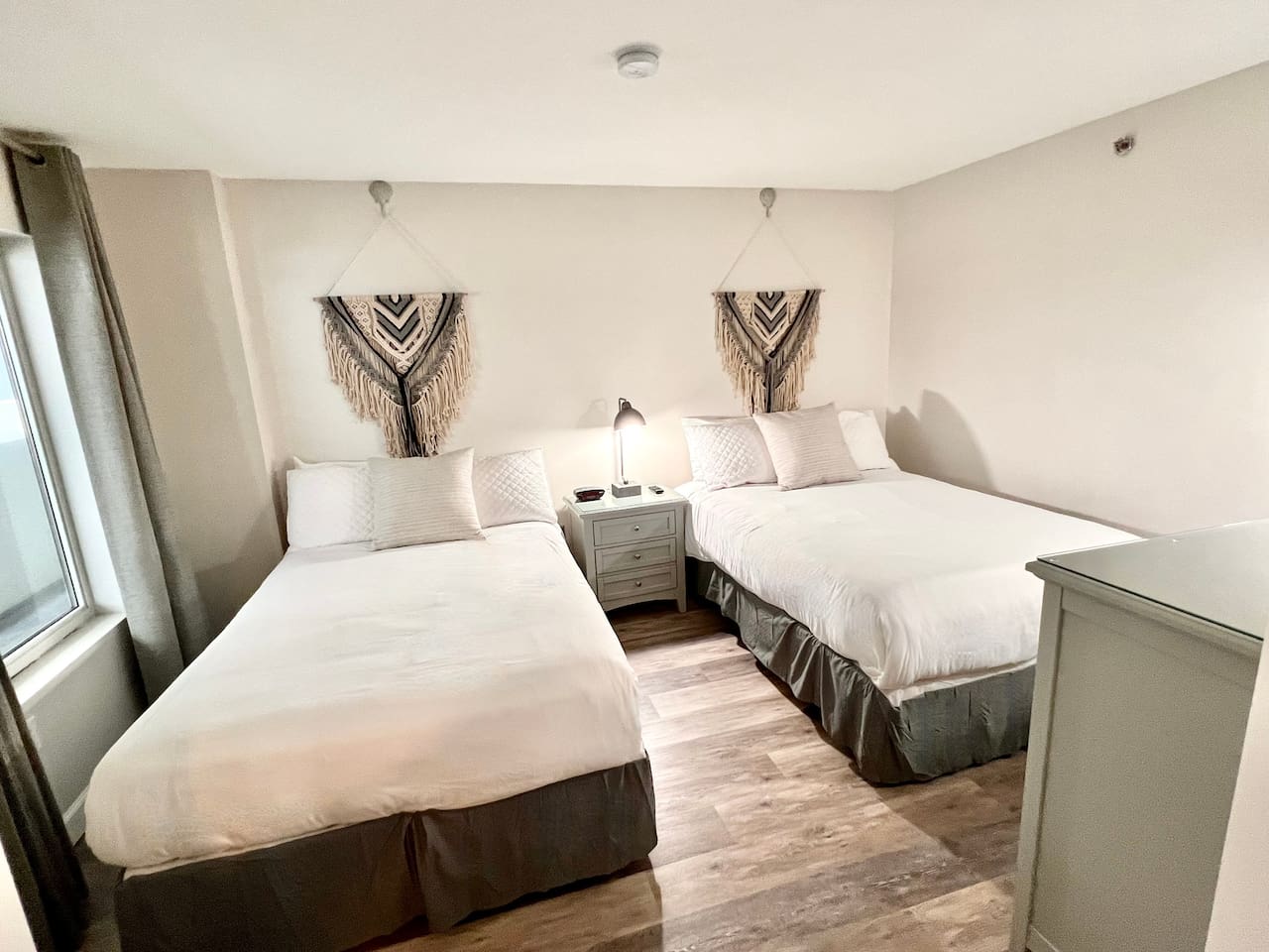 Guest room. 2 full beds 