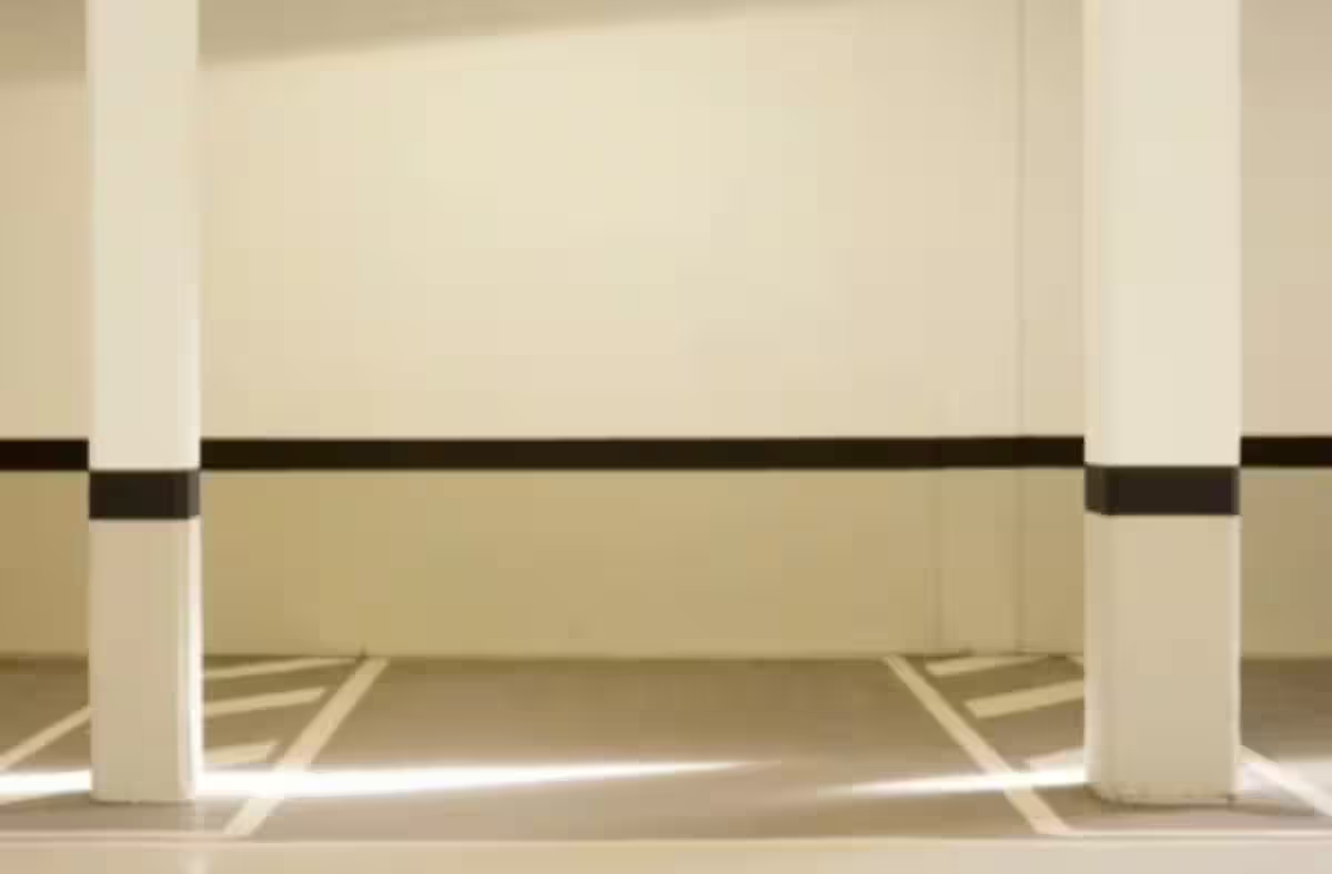 🚗 Vaga de estacionamento disponível no condomínio River One, trazendo comodidade e segurança para sua estadia em São Paulo.