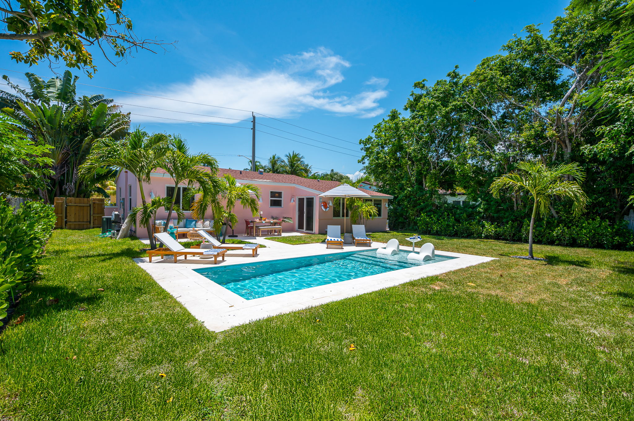 Your private tropical oasis awaits. Lounge poolside, dine al fresco under the palms, and soak up the Palm Beach sun in complete style and seclusion at The Coral Cabana.