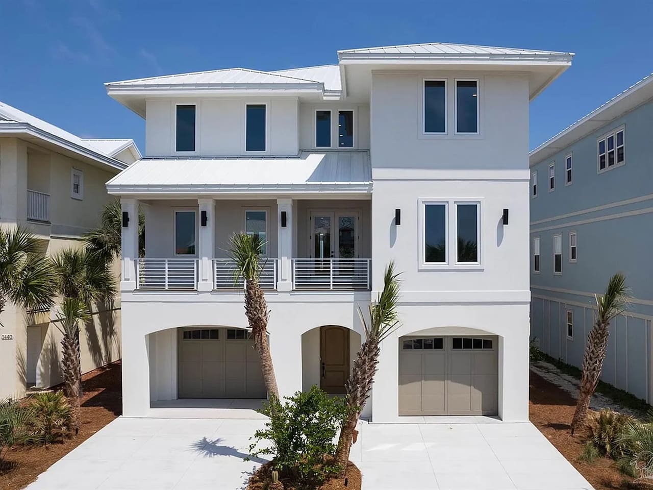 BRAND NEW LUXURY HOME ON THE BAY!