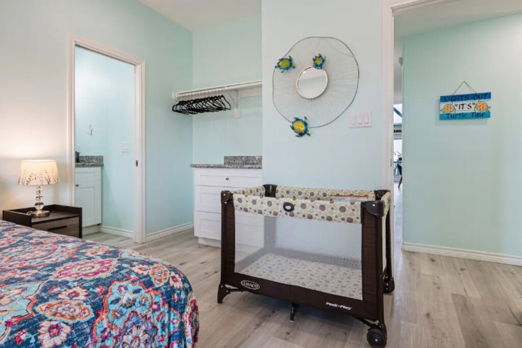 2dbb8486a05b428da5d4e3edfa256ae7 | Beachhouse | Texas | TX | Vacation Homes | Galveston | Crystal Beach | Kokomo | Breezy Days | Beachfront Elegance | Sunrise Serenity | Southern Sands Property Management, LLC