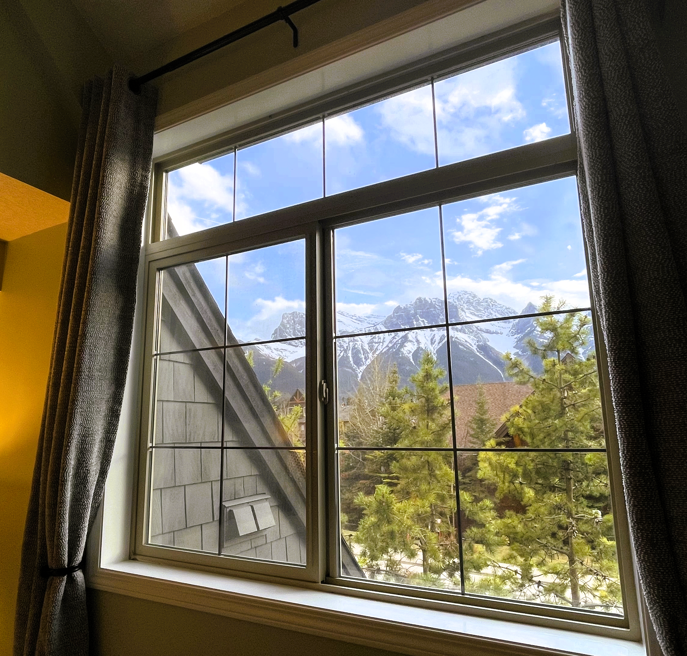 Wake up to this mountain view from your main bedroom.