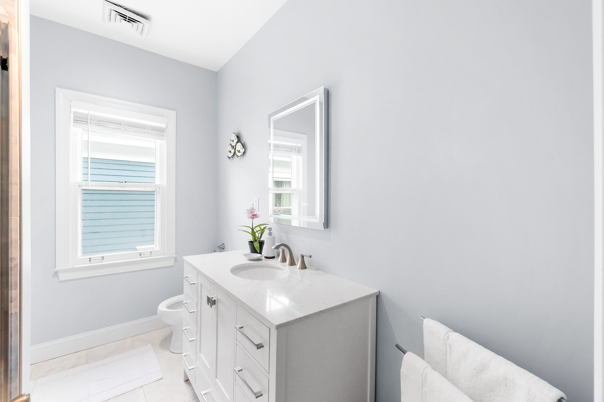 Upstairs bathroom