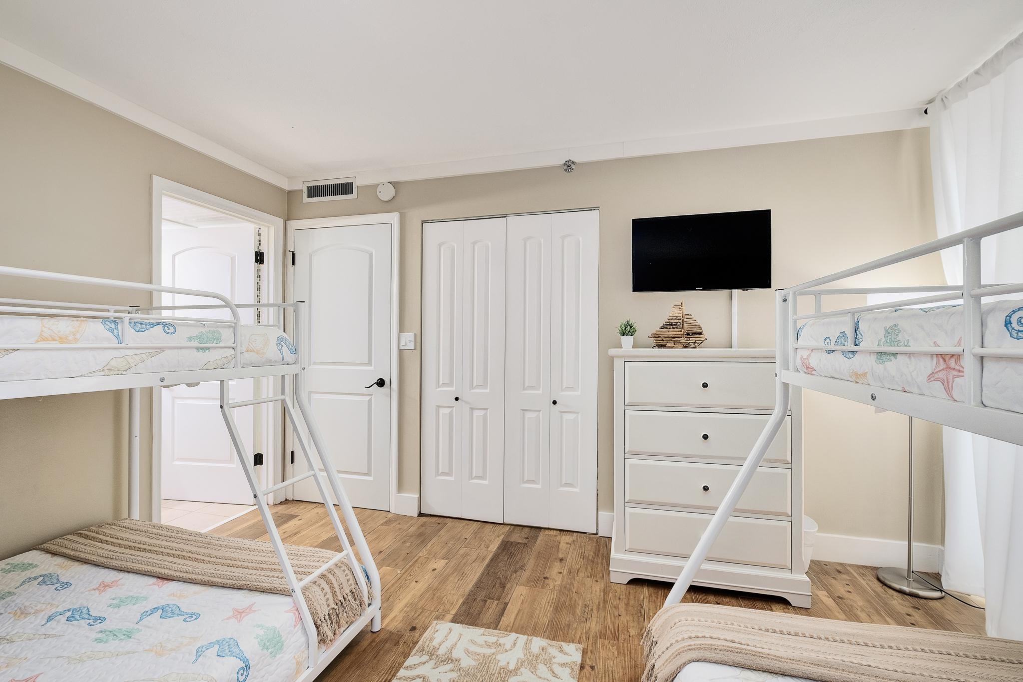 Bedroom #3 Enjoy TV from all beds