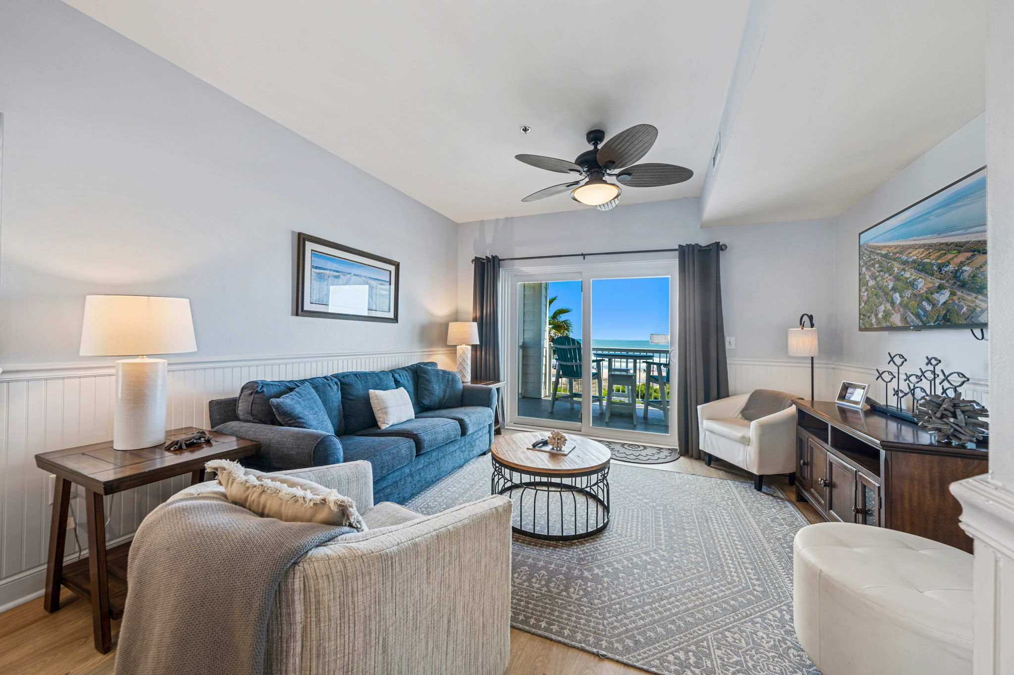 Living room| Sea Gull | 201 Oceanview | 1116 Ocean Blvd, Isle of Palms, SC | IOP Escapes