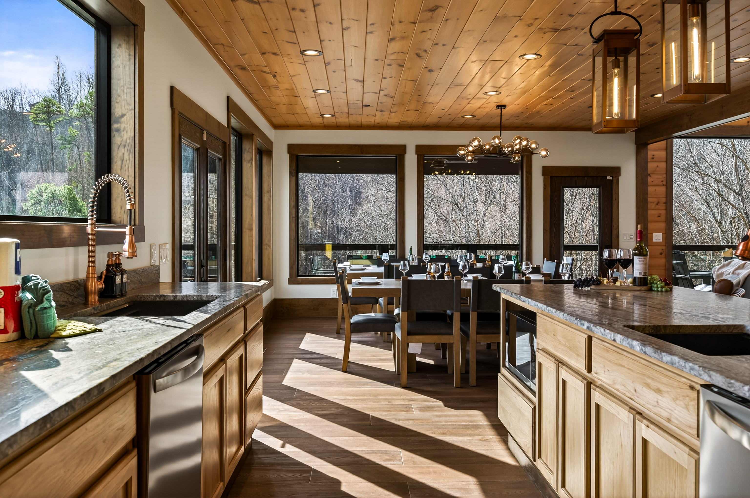 🍽️ Chef’s Kitchen– This fully stocked kitchen is designed for gathering & entertaining, featuring 2 full-size refrigerators, 4 ovens, 2 dishwashers, 2 microwaves & 2 sinks, plus a coffee bar. Perfect for preparing meals for the whole group.