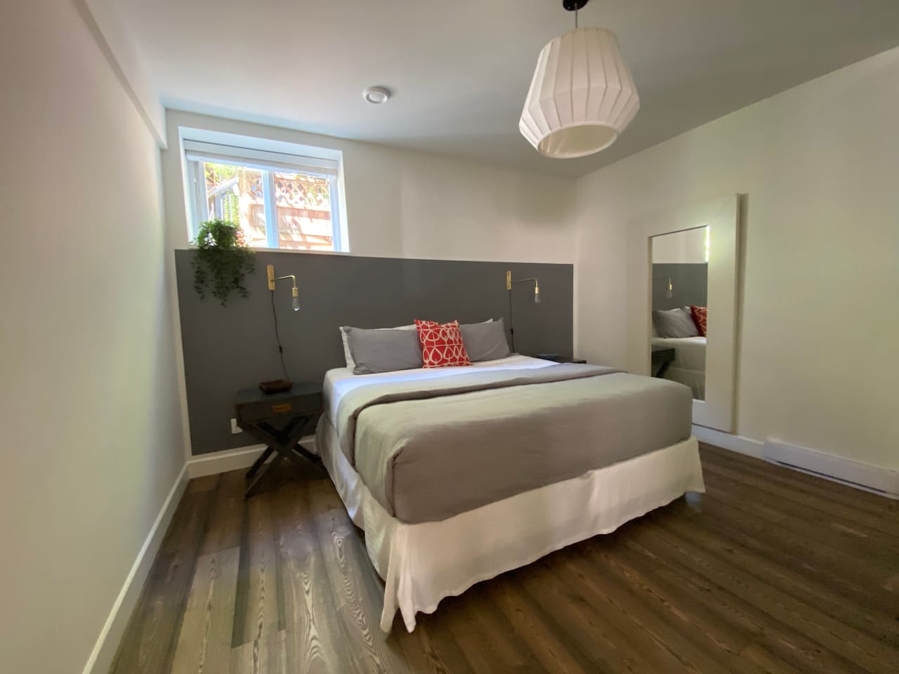 The master bedroom 
There is easy access to the bed the bed also is in a standard hight.
Pleas not that the bathroom is not accessible for a wheelchair.