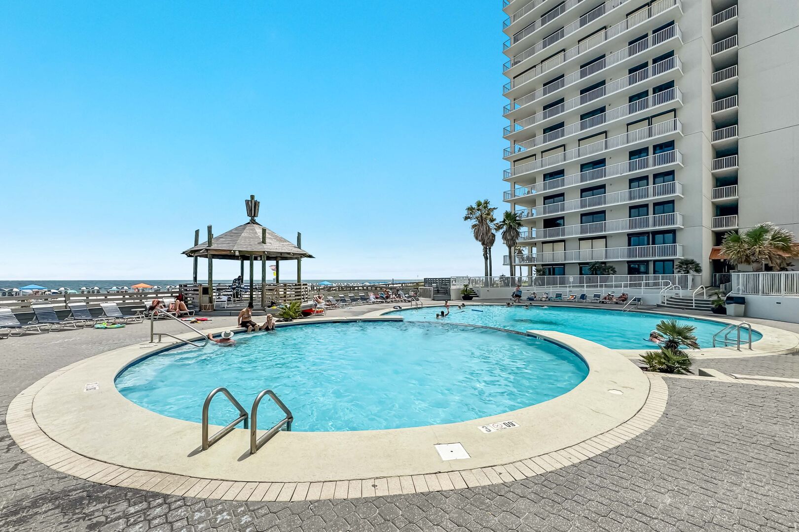 Unheated Outdoor Pool right on the Dunes!