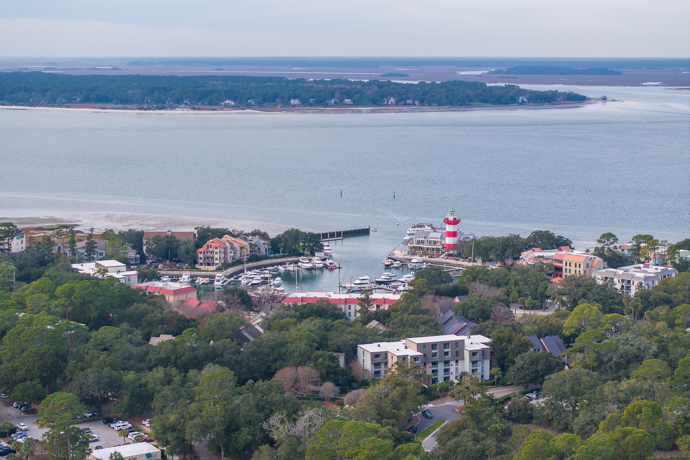 Walk or ride bikes to Harbour Town where you'll find great shopping, dining and entertainment at the Liberty Oak