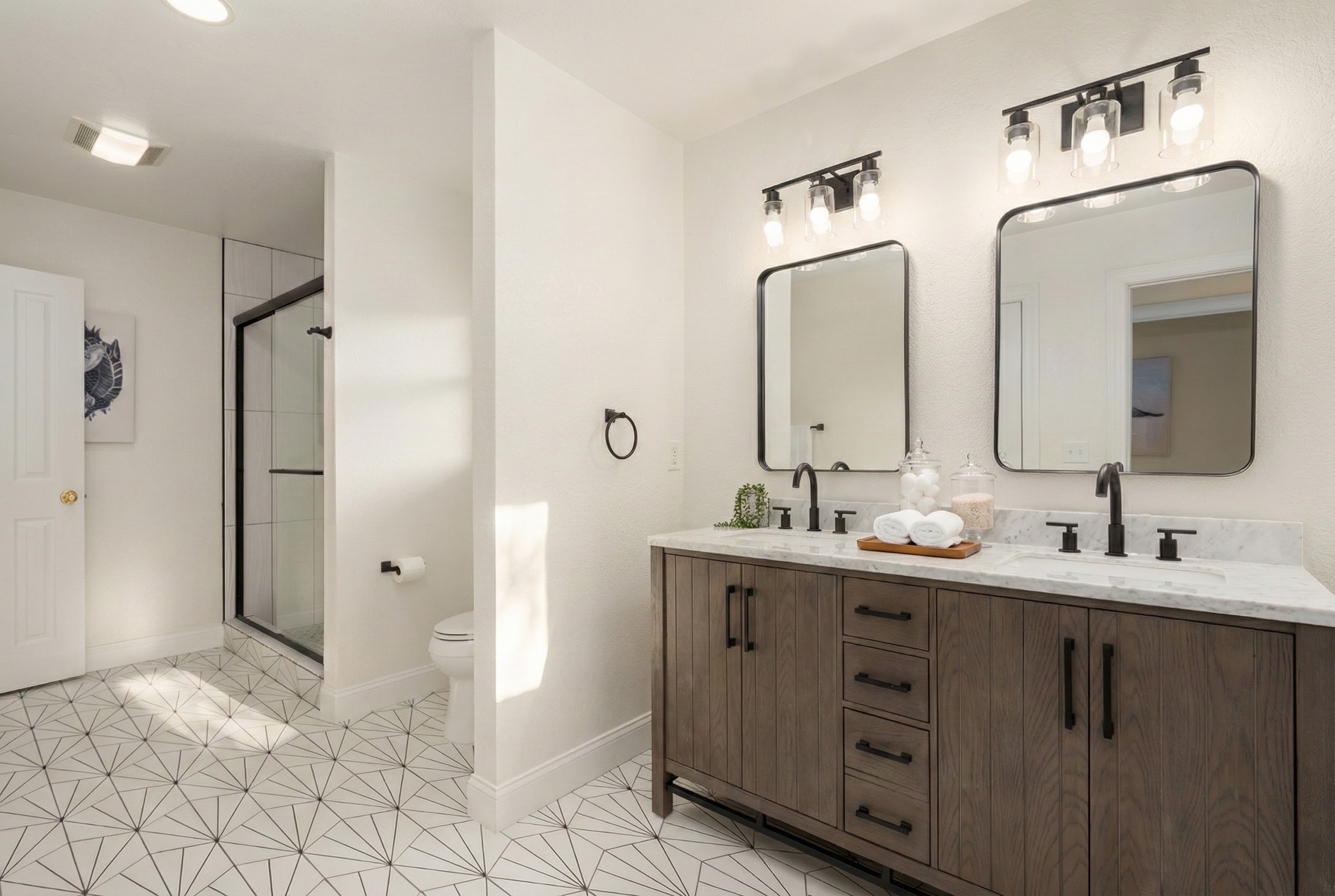 Soundside Pearl — En-Suite Bath (3)