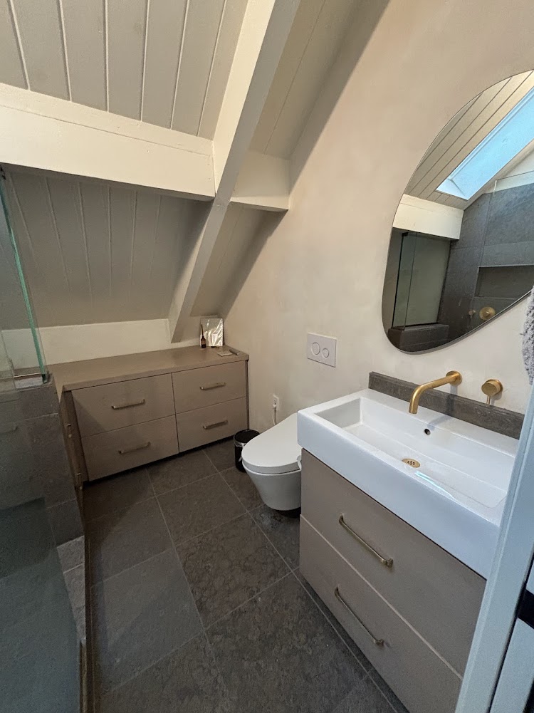 Upstairs bathroom