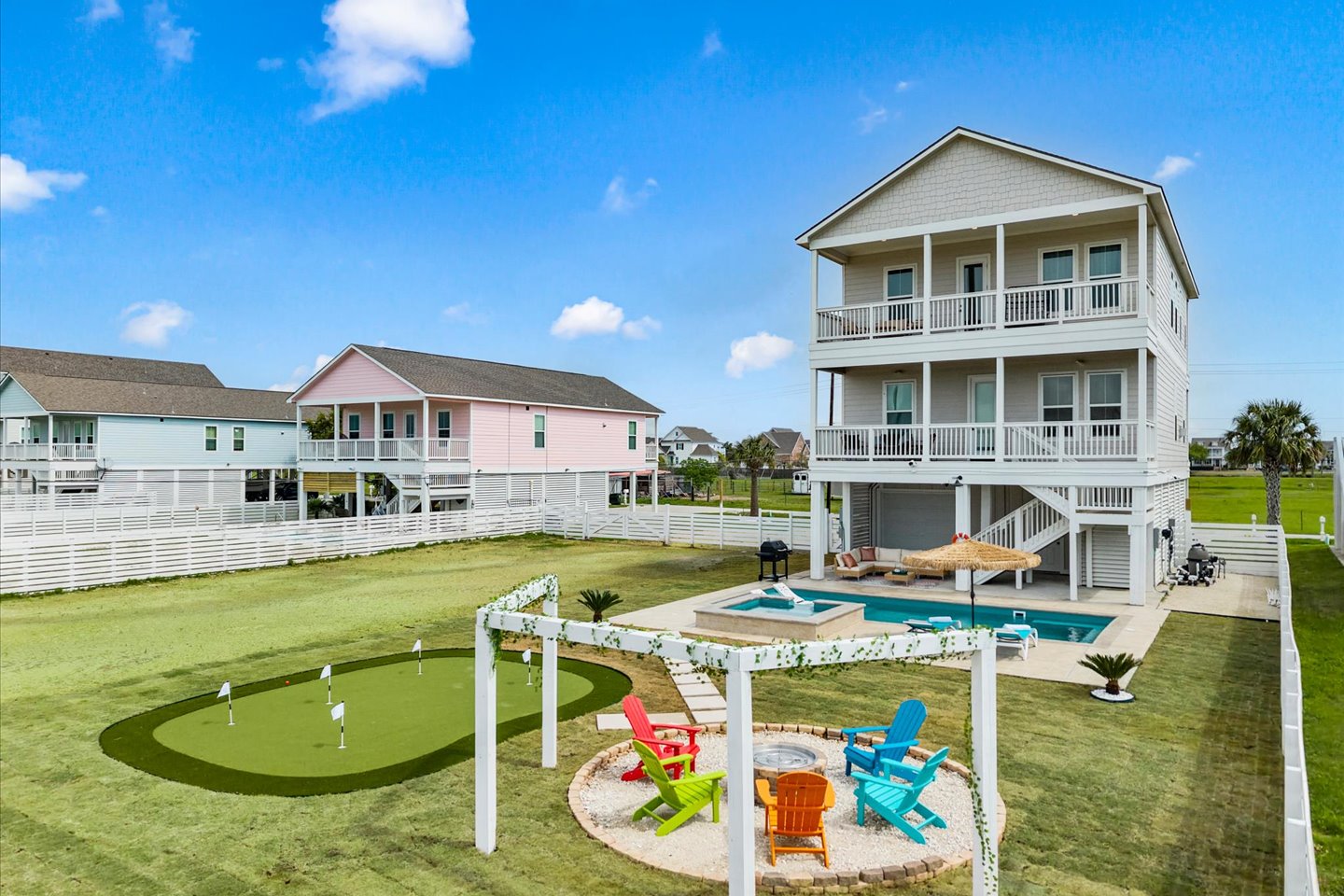 The ultimate coastal escape for families and groups.