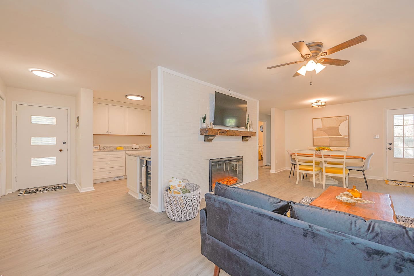 Very open floorpan perfect for family get togethers