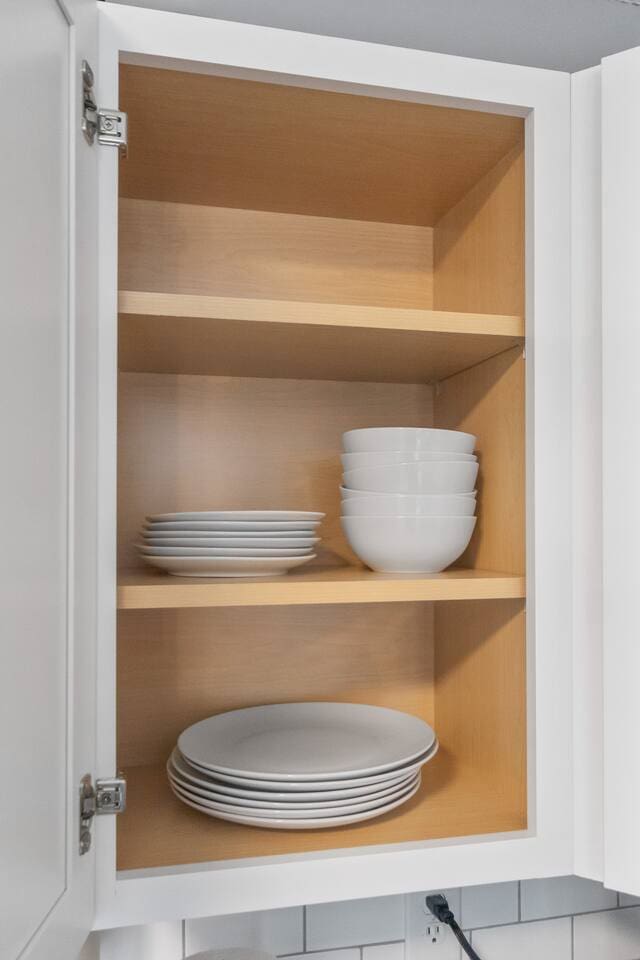 Sets of plates.