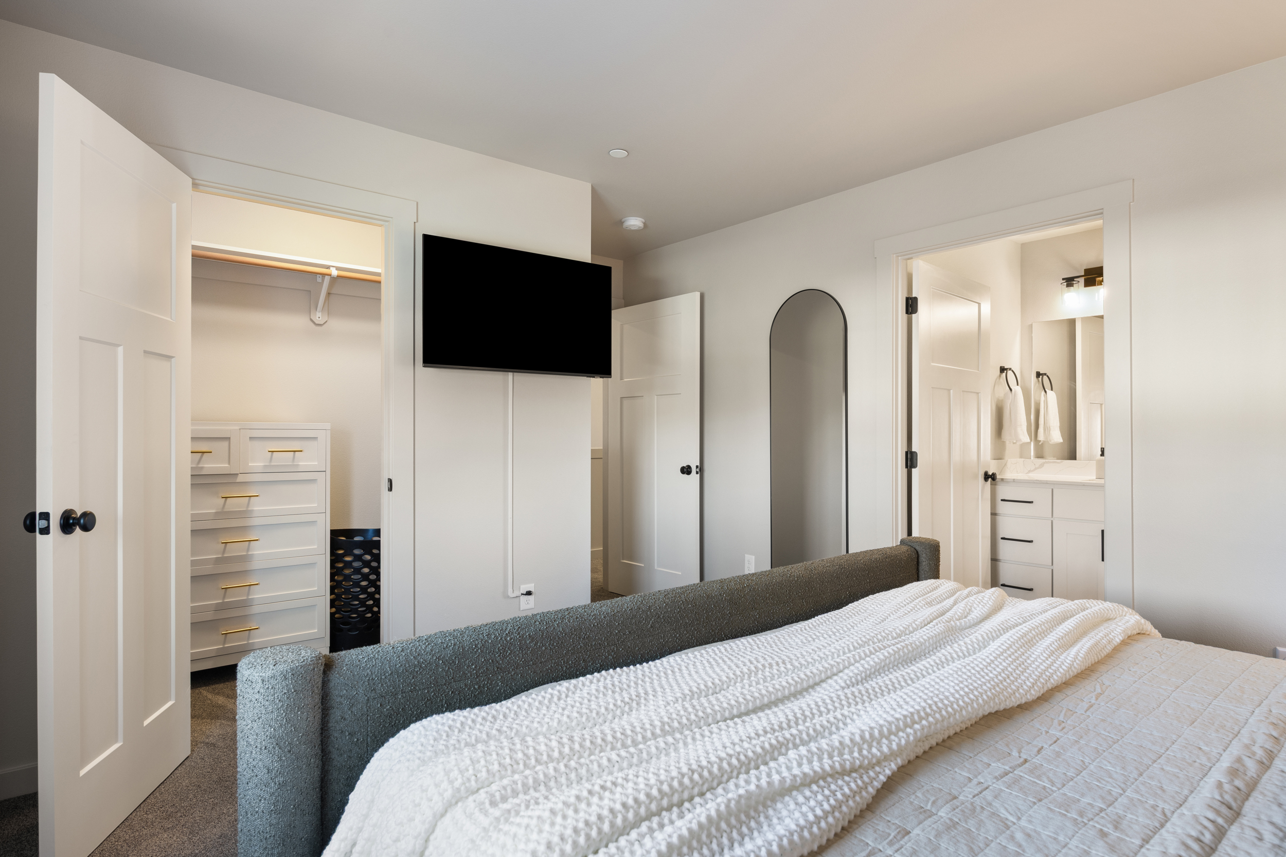 Smart TV, full length mirror
