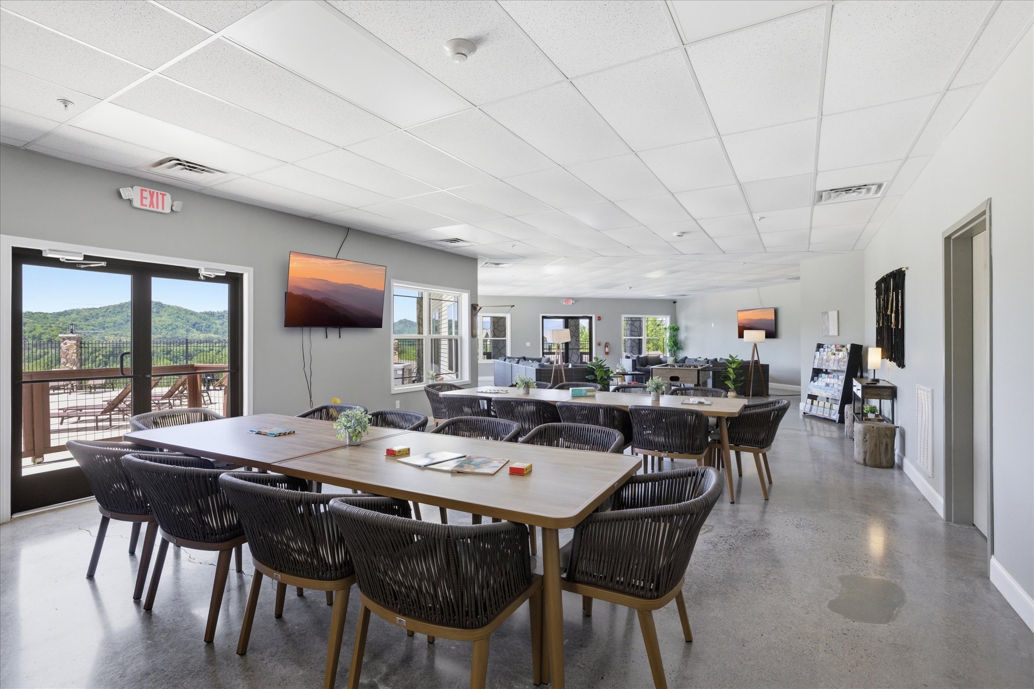 Gather around the clubhouse tables for card games, board games, or a casual evening with friends and family. There’s plenty of space to spread out and enjoy time together at your own pace.