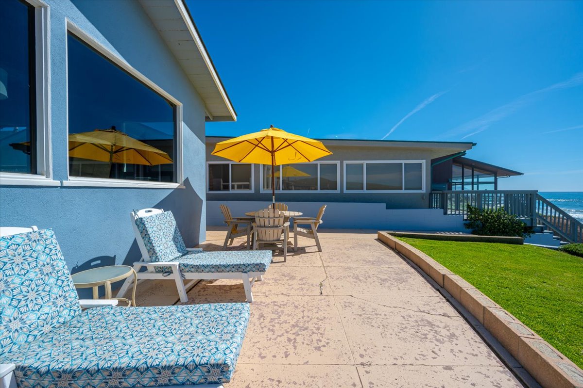lounge chairs for sun soaking, reading and relaxing