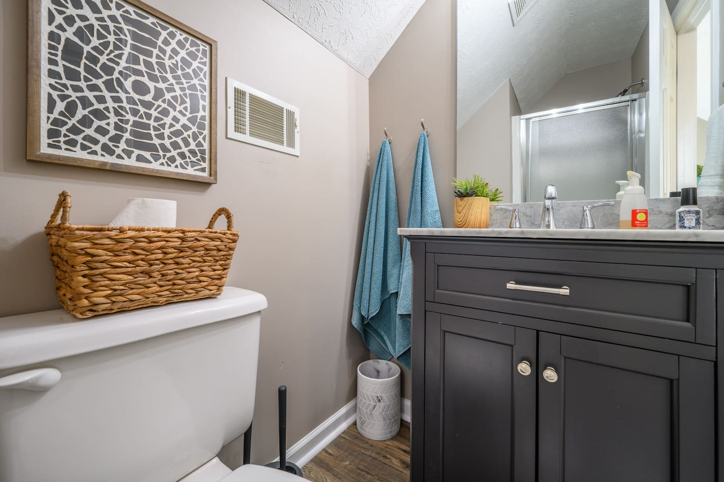 Full Bathroom in loft