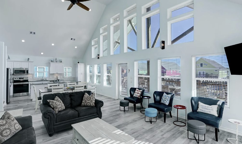 2fa189d3945048139a0aceccff350b19 | Beachhouse | Texas | TX | Vacation Homes | Galveston | Crystal Beach | Kokomo | Breezy Days | Beachfront Elegance | Sunrise Serenity | Southern Sands Property Management, LLC