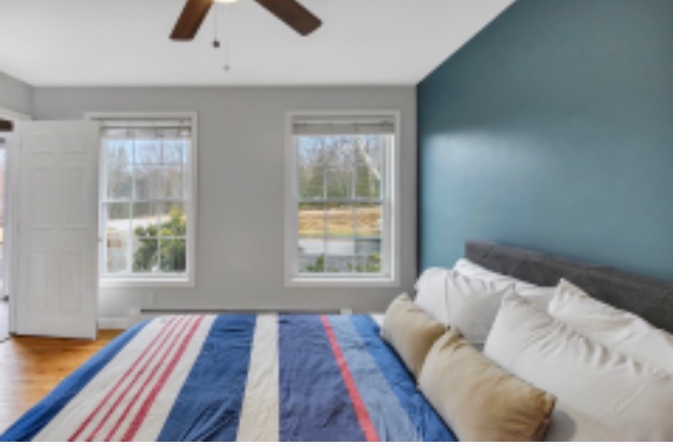 Main Floor Queen Bedroom