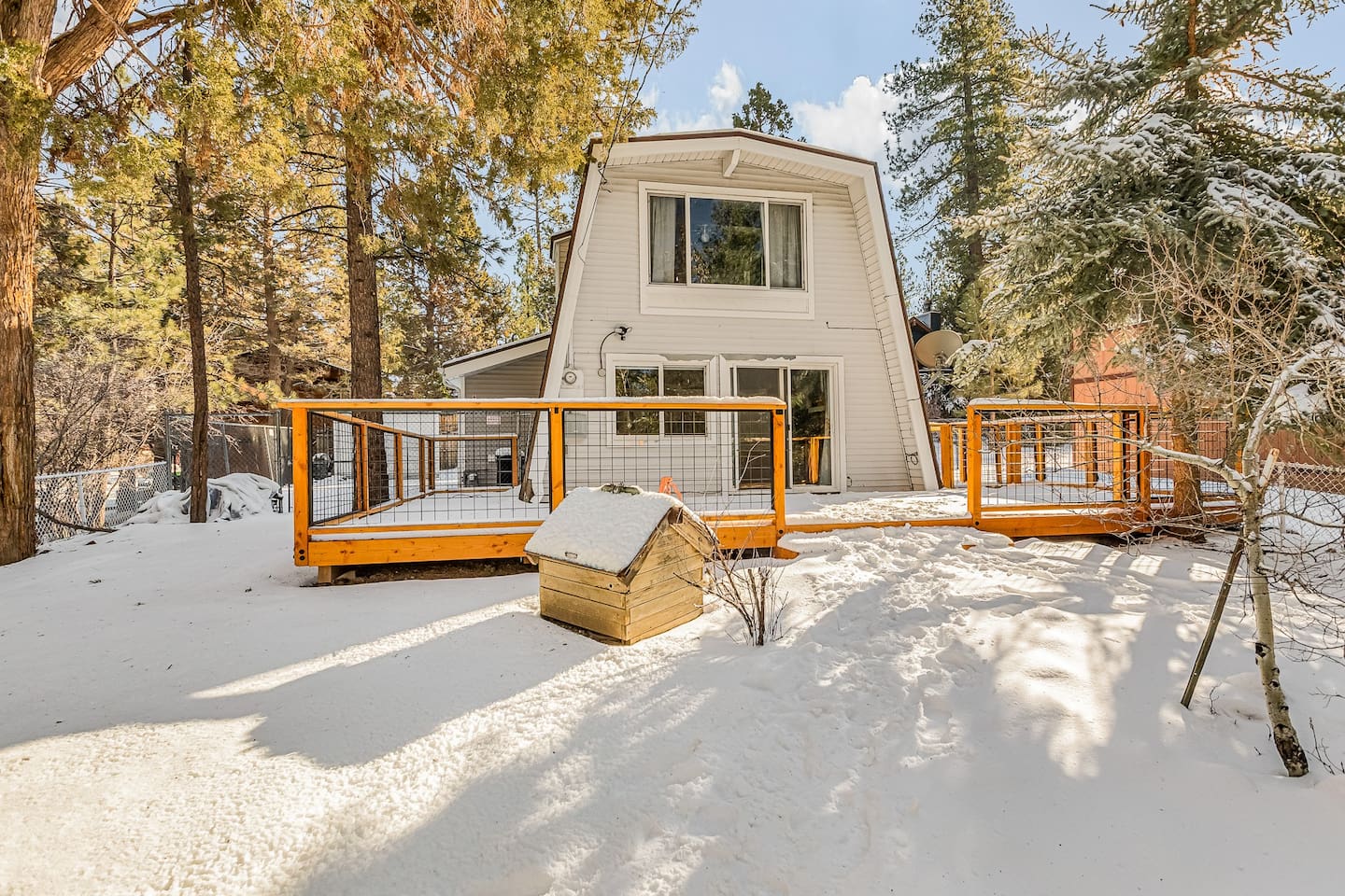 Fox Farm Retreat, King Bed, 2b/2ba, 2mi to slopes — Big Bear Lake, CA — vacation rental