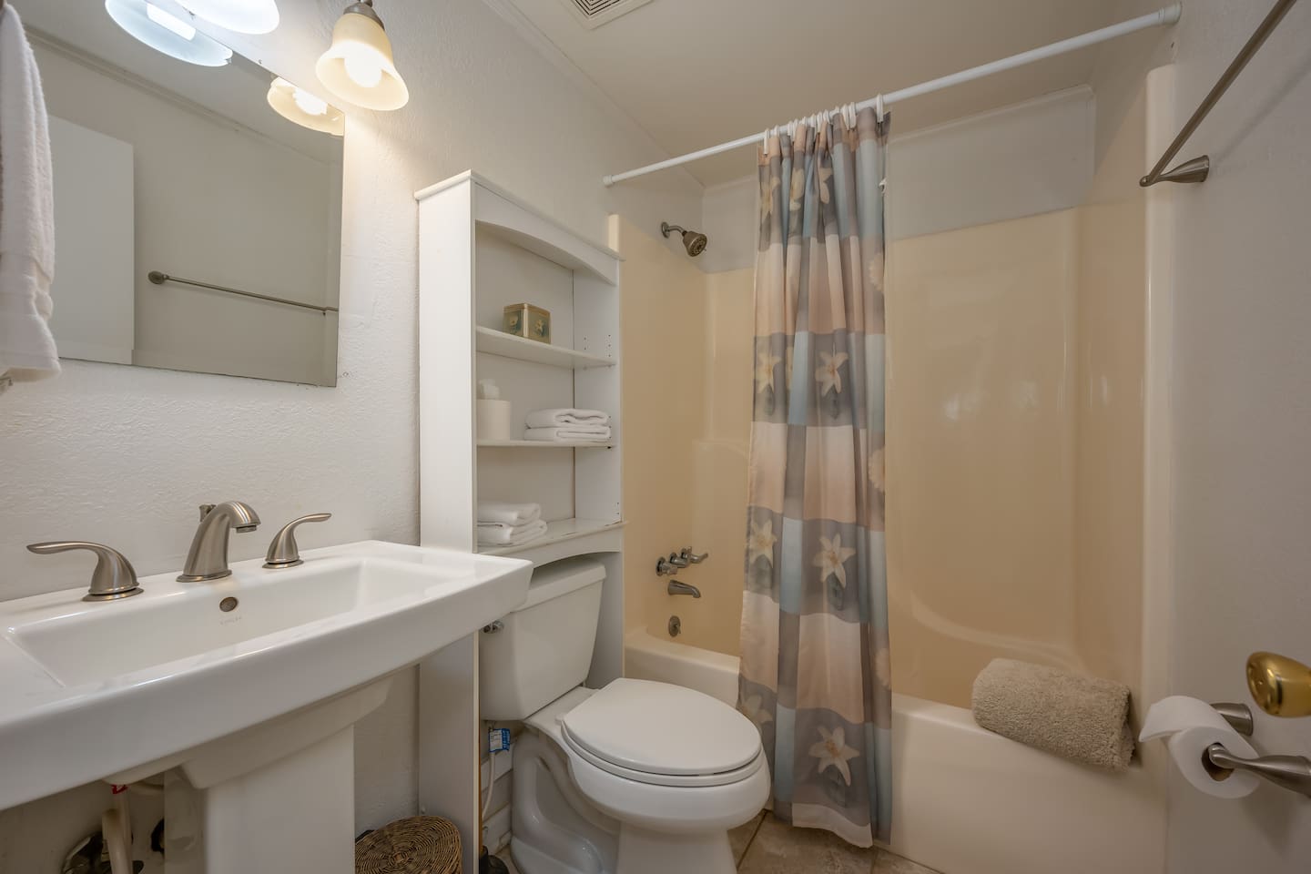 Primary bedroom full bathroom