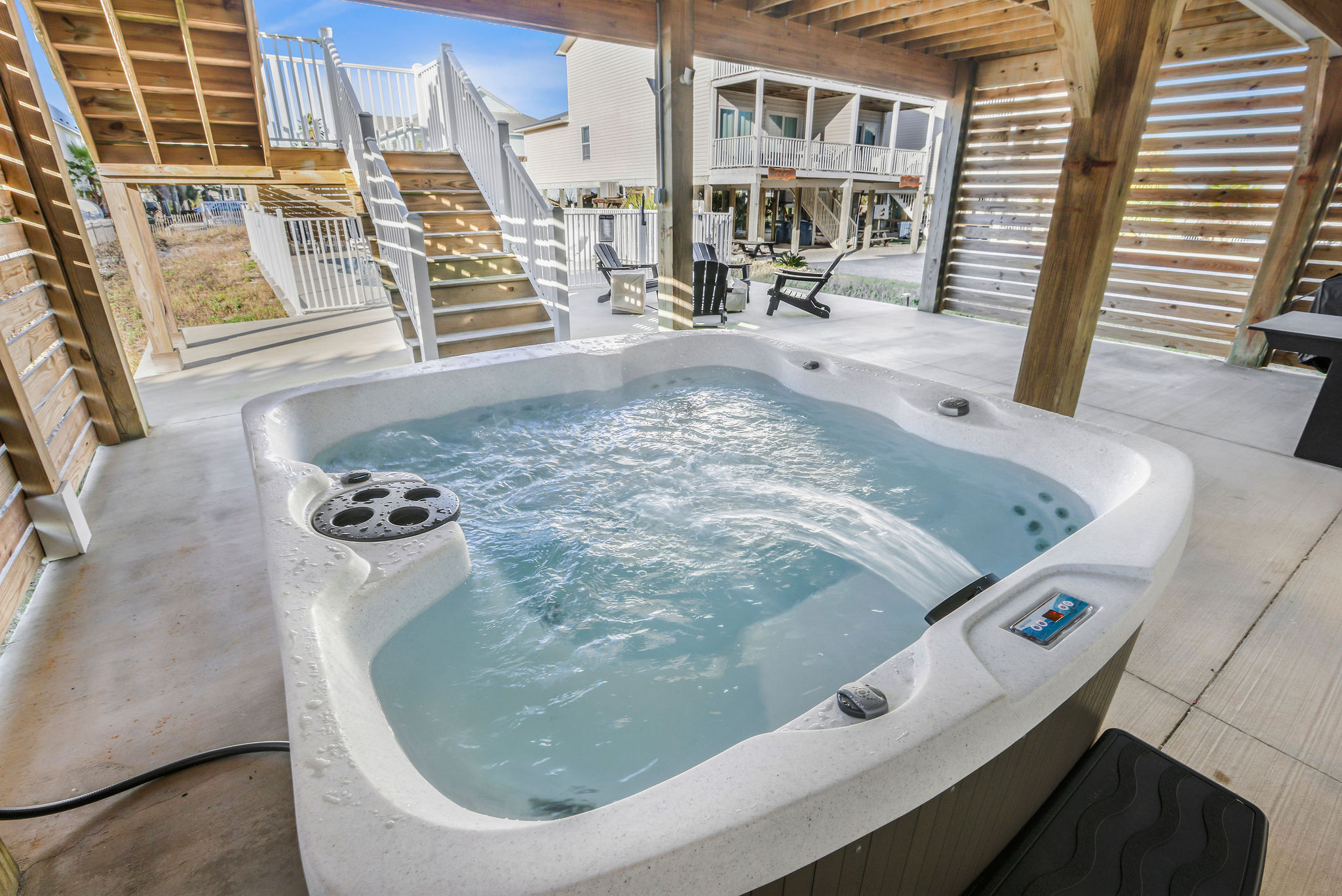 Brand new hot tub available for guest use.