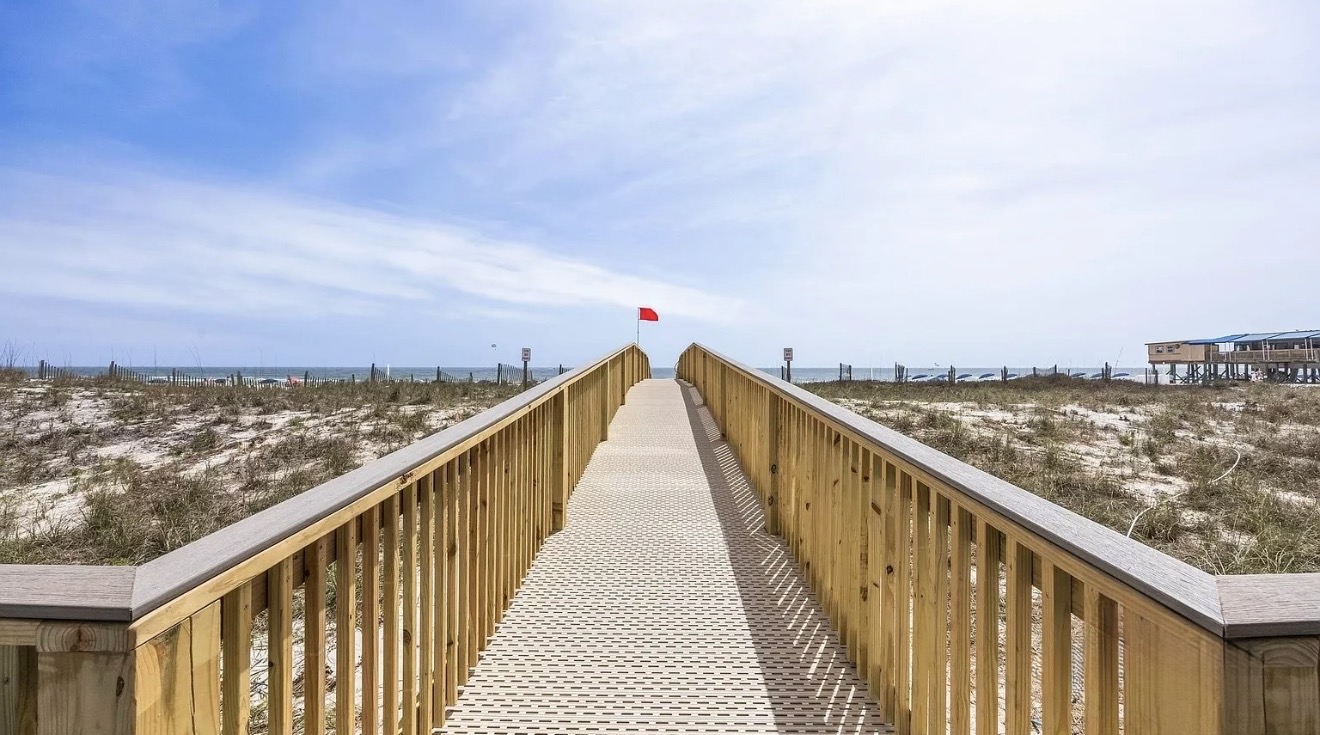 Boardwalk to the sand