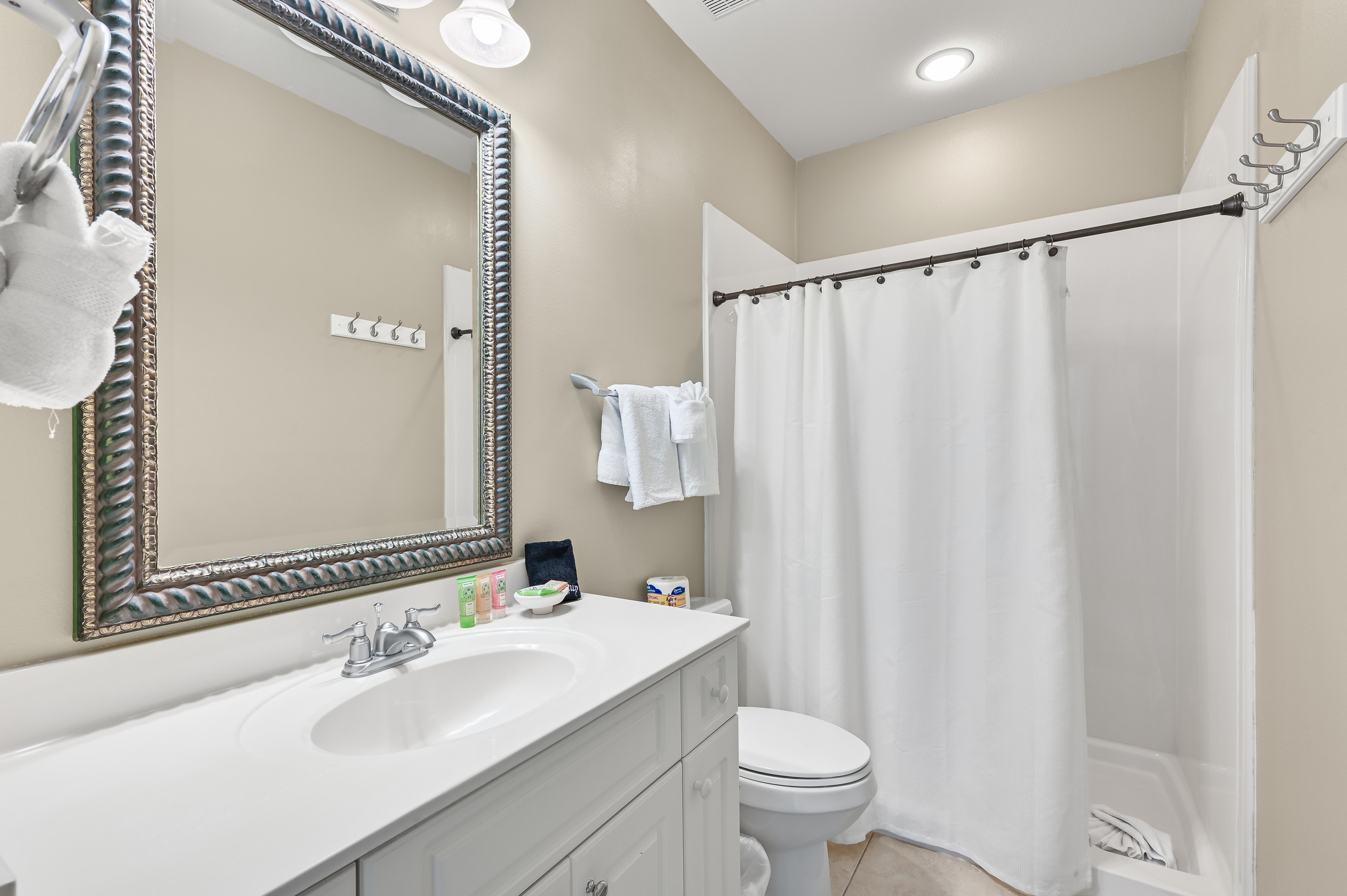 BATHROOM #1 (located on the 1st floor)