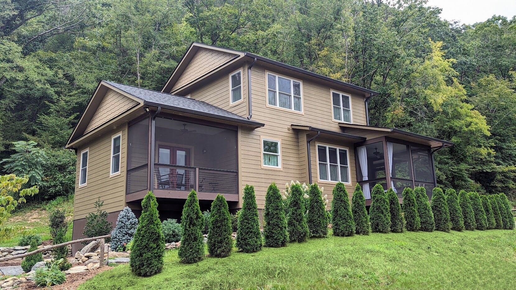 Hello Red Gate! Professionally designed. South facing for a lot of natural light