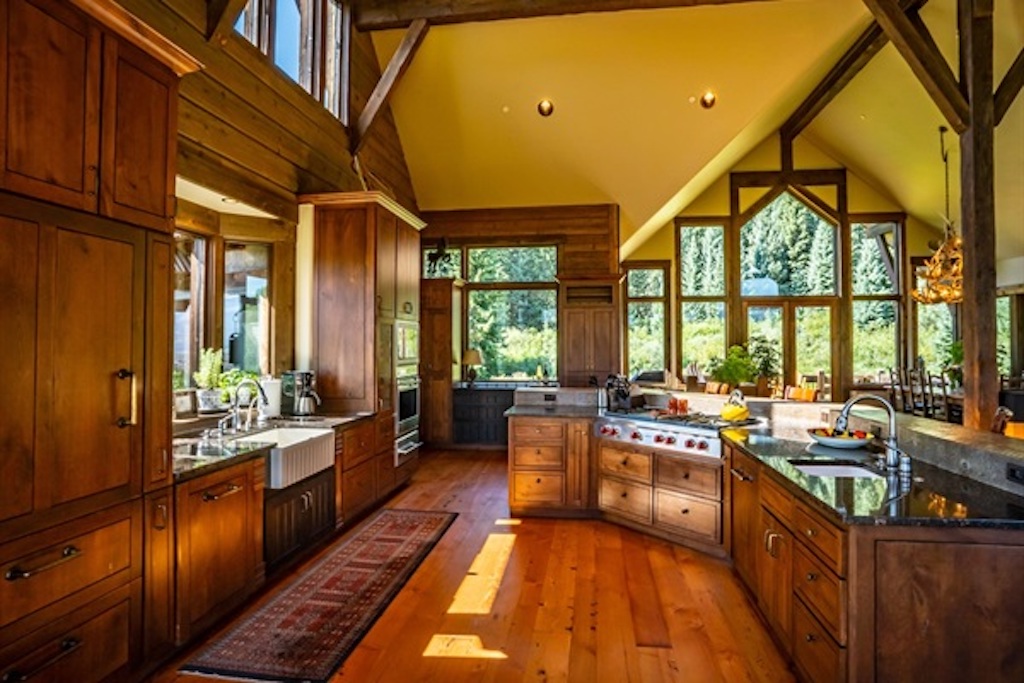 Full kitchen w/ plenty of cooking space oversized farmhouse sink and Wolfe stove