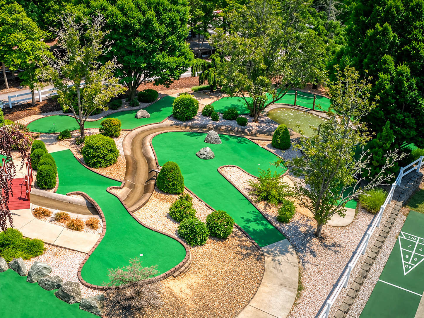 9 hole mini golf course as a shared resort amenitiy 