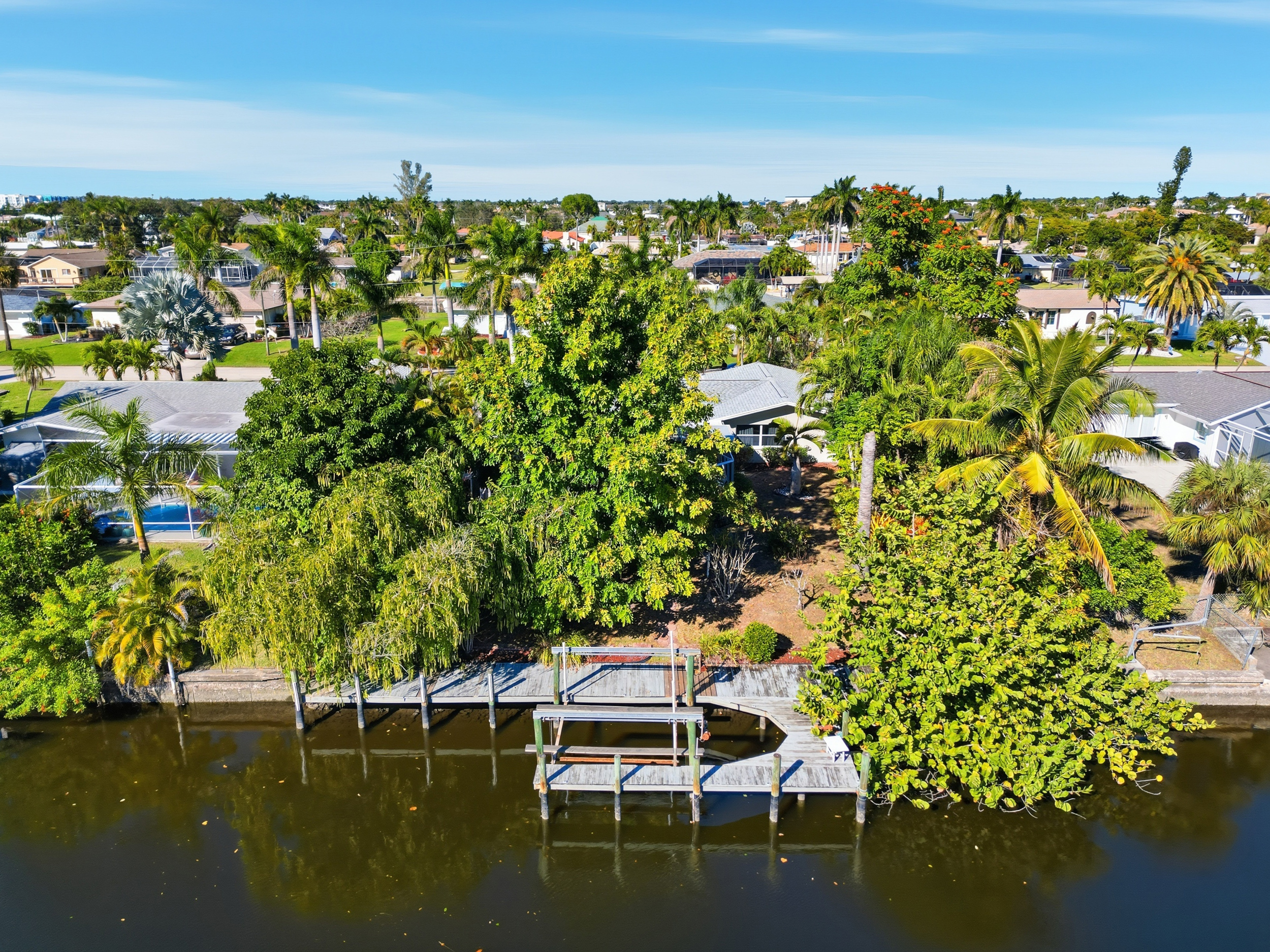 Peaceful, private home on the canal