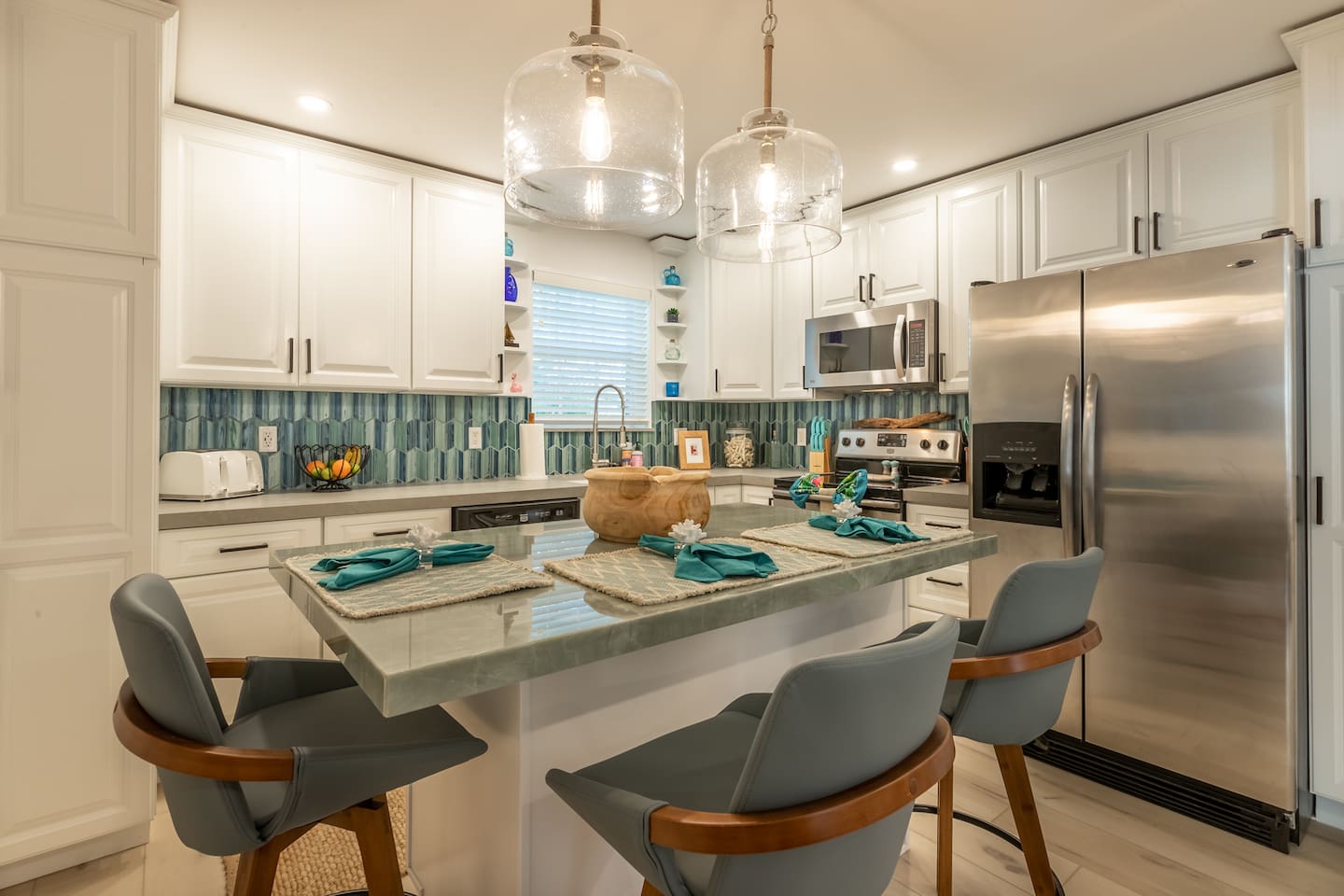 Kitchen: Bright and inviting, perfect for culinary adventures with chic decor and modern appliances!