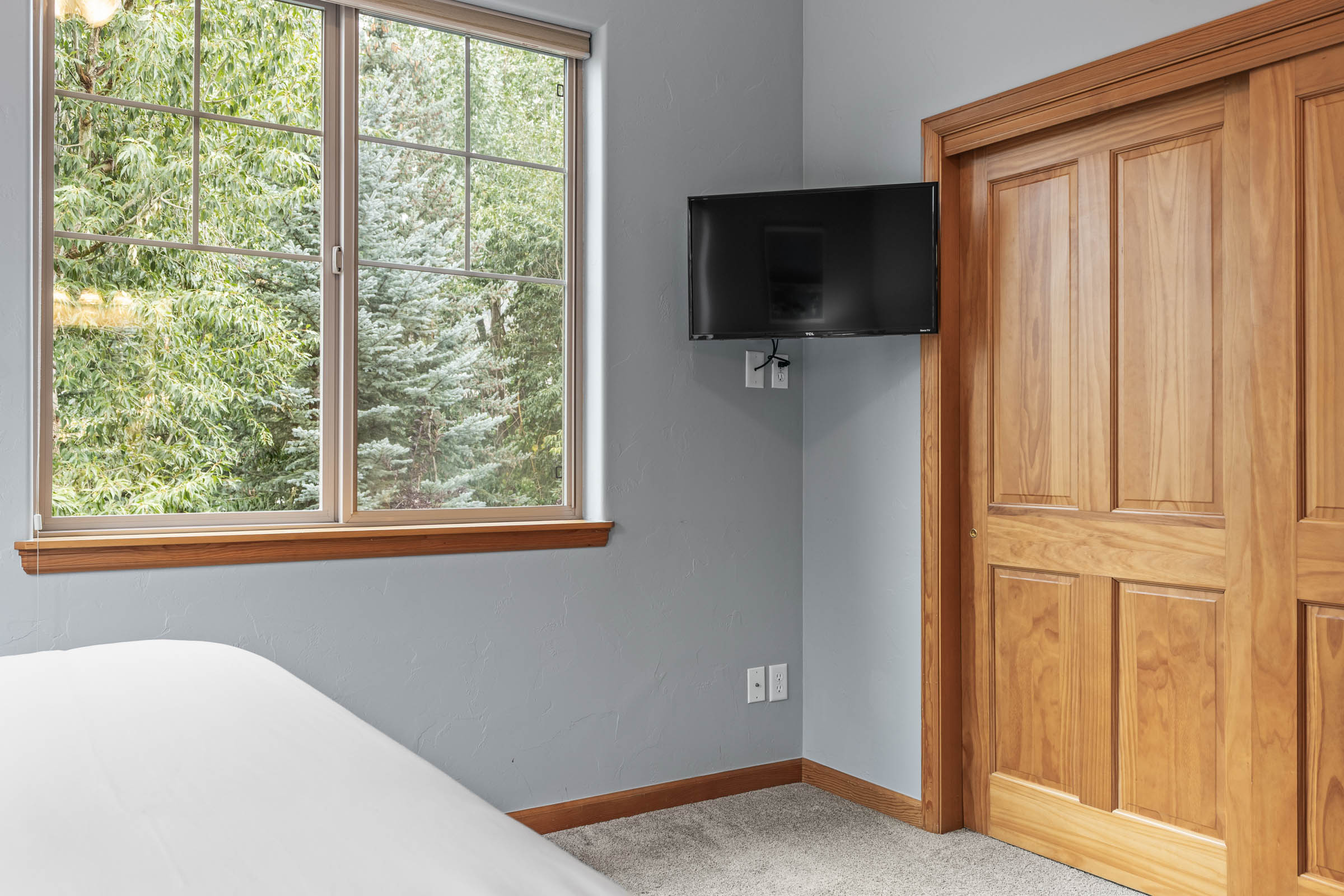 Ensuite Bedroom 1 | Smart TV