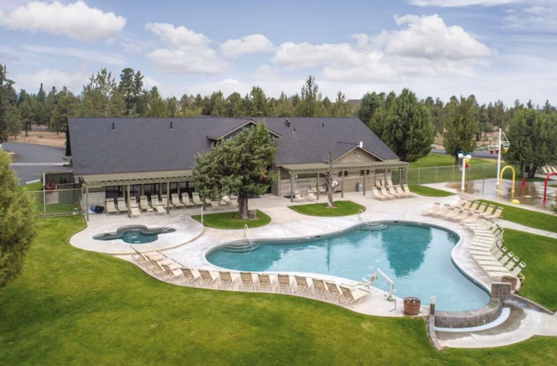 Lakeside Sports Center Pool, Hot Tub & Splash Pad