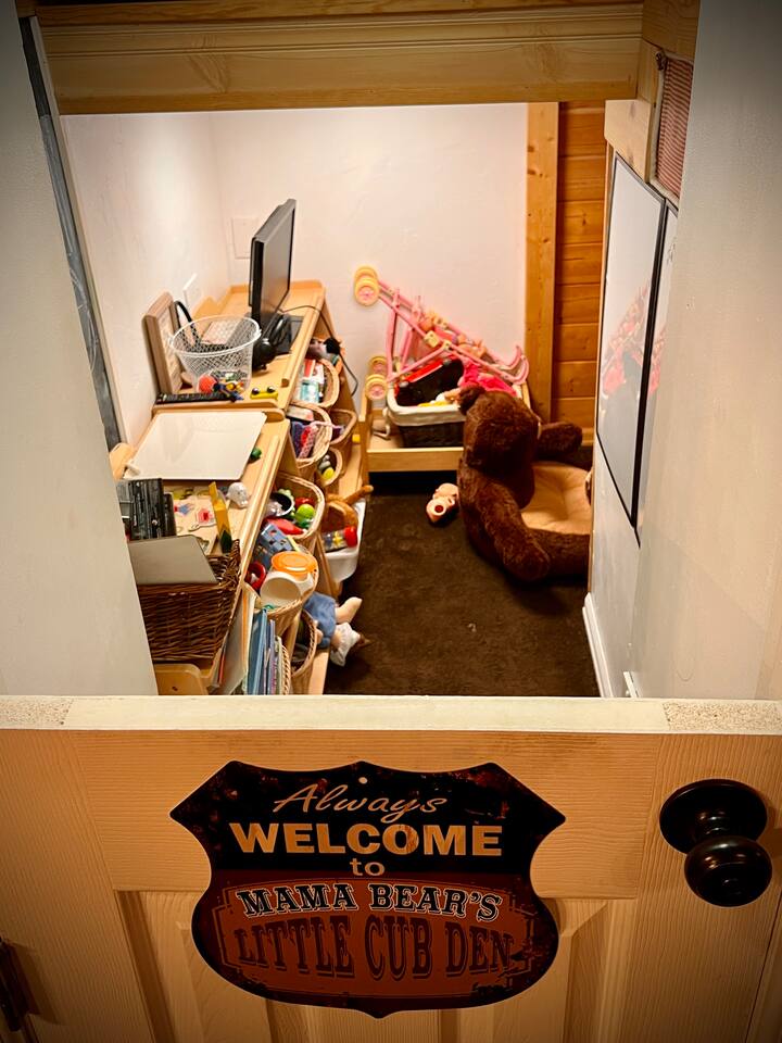 Mama Bear's Little Cub Den is a play area for little ones with toys, chalk board, white boards, own DVD player with earphones and favorite movies and even a Mama Bear with her cubs to snuggle up to.