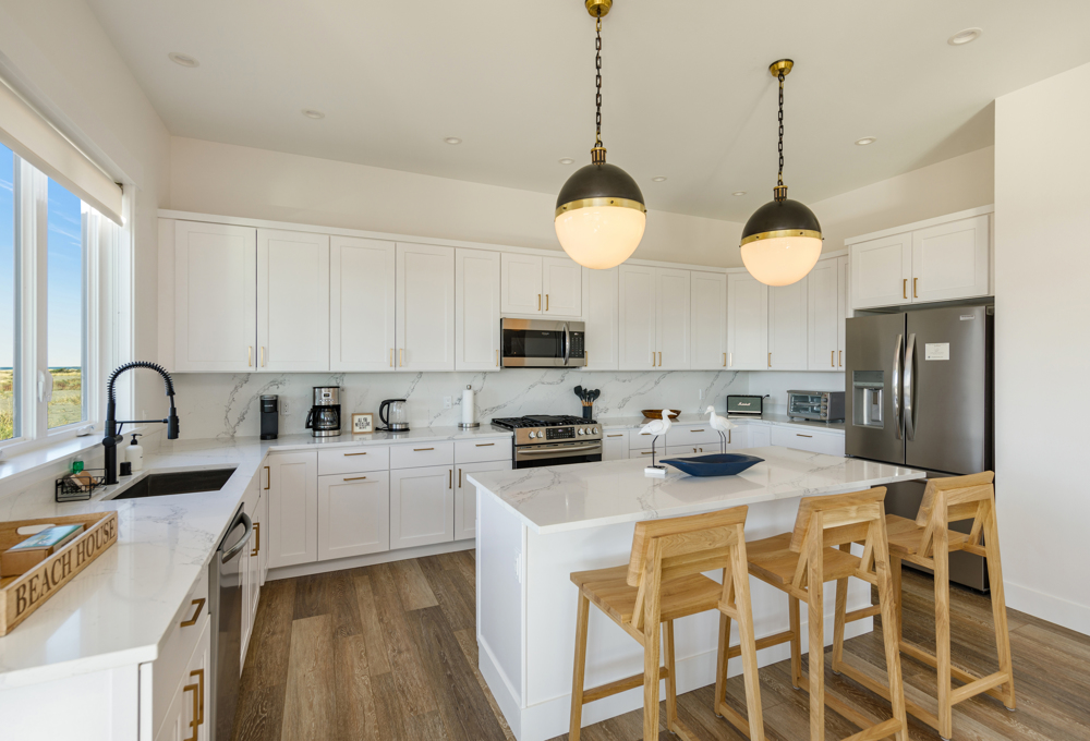 Gorgeous large designer kitchen!