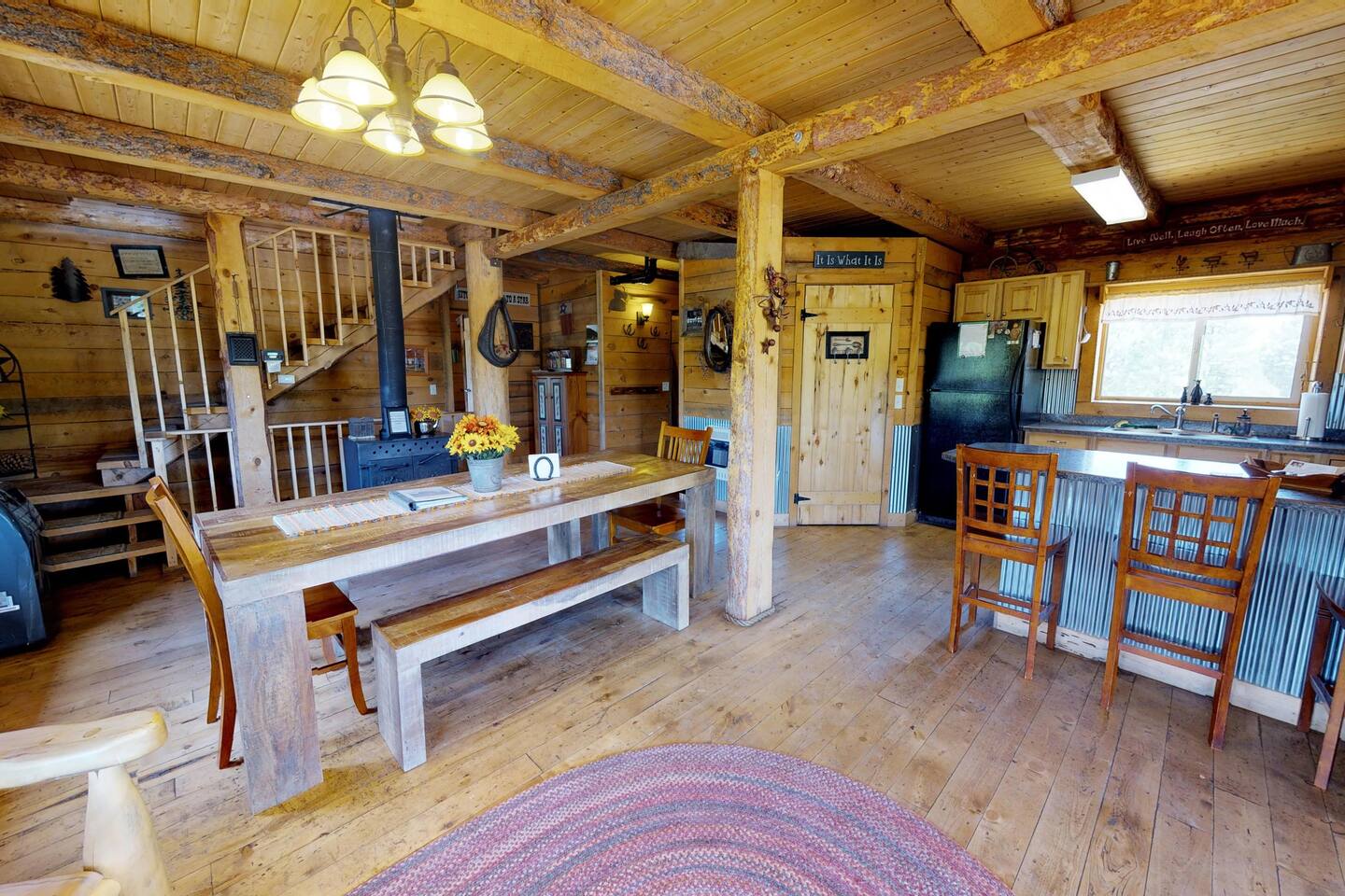 Canyon View Full Kitchen and Dining