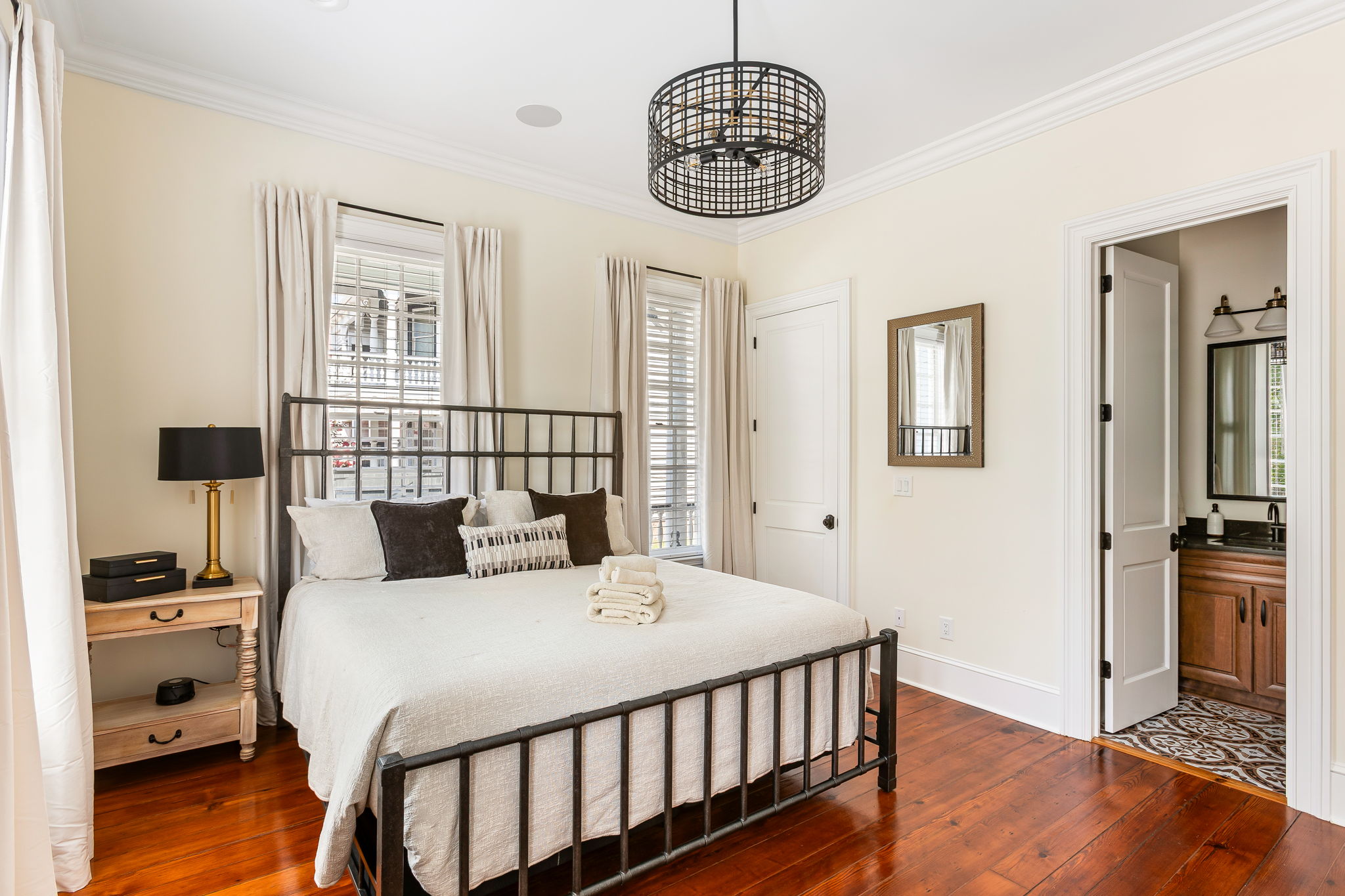 King bedroom 1