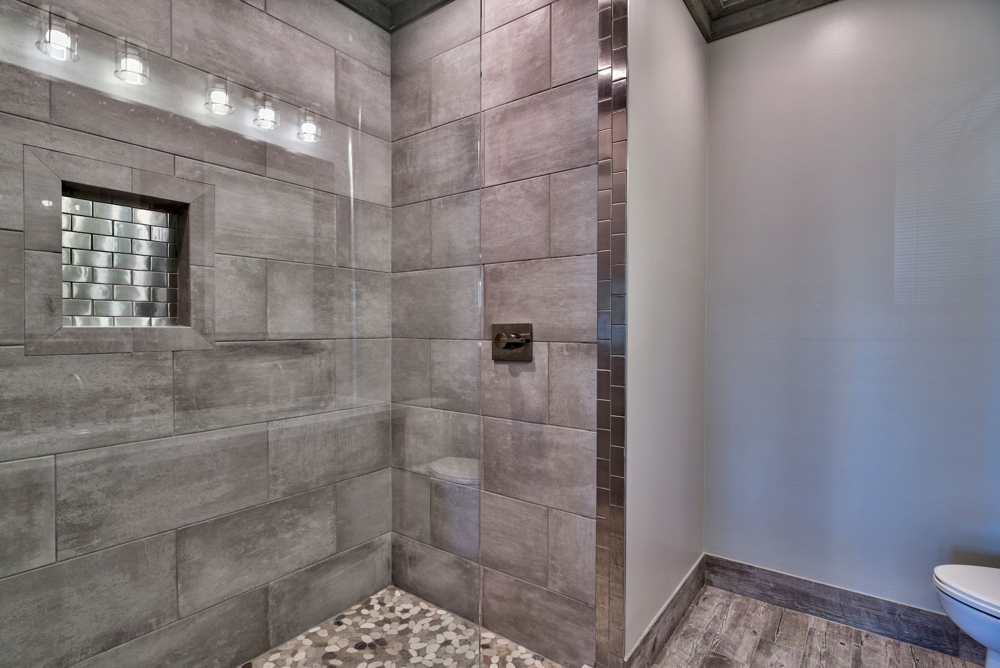Master Walk-in European Shower