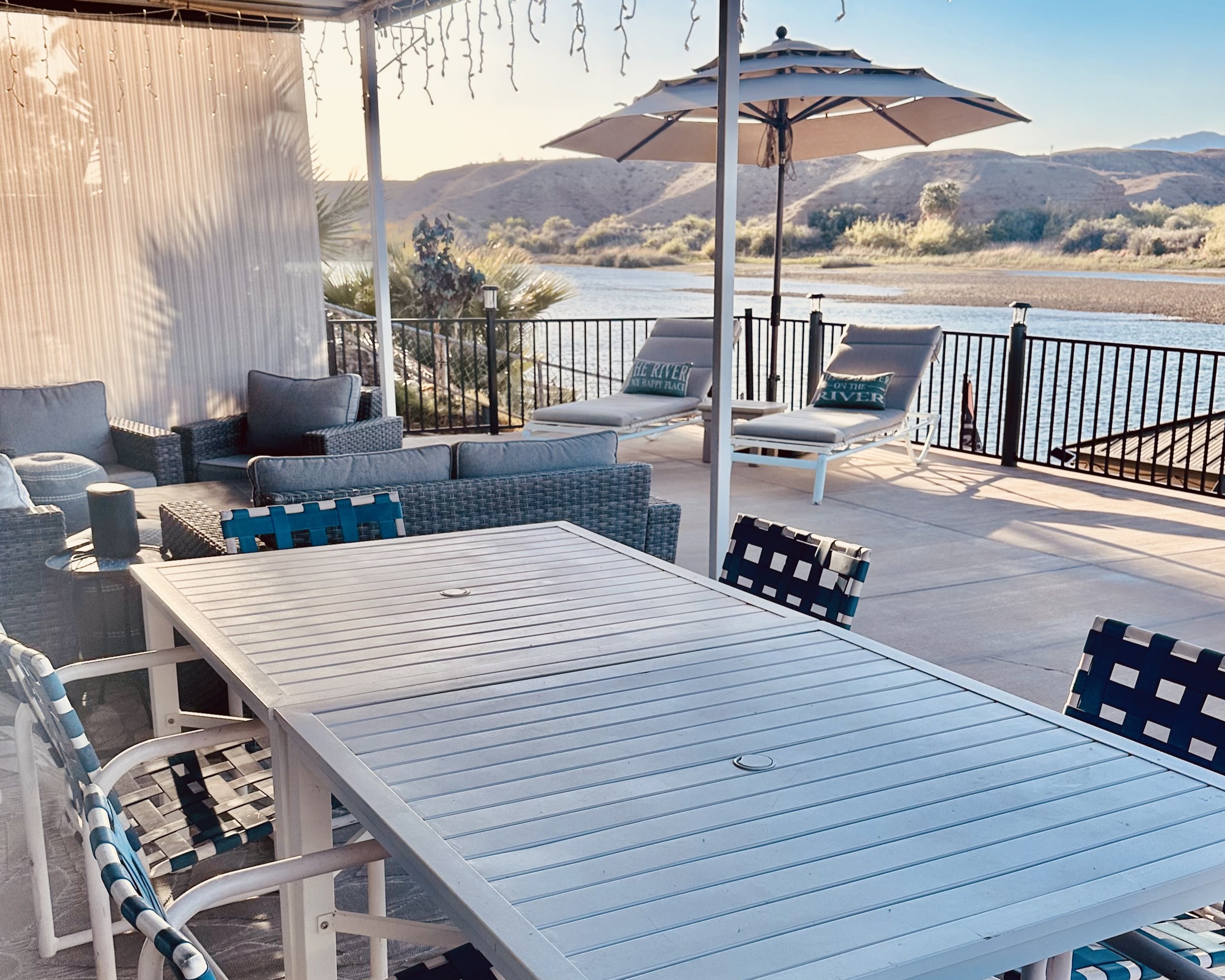 Upper Deck, Outdoor patio dining table and seating areas