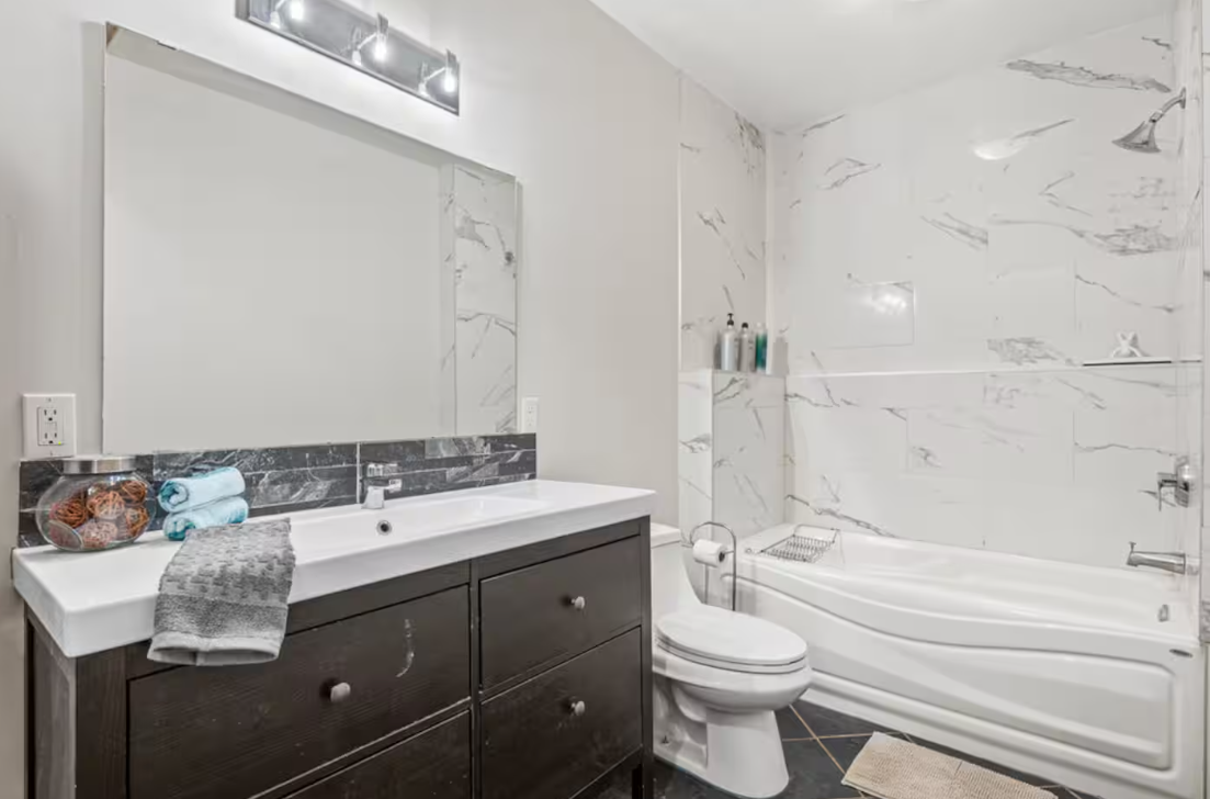 Full Bathroom