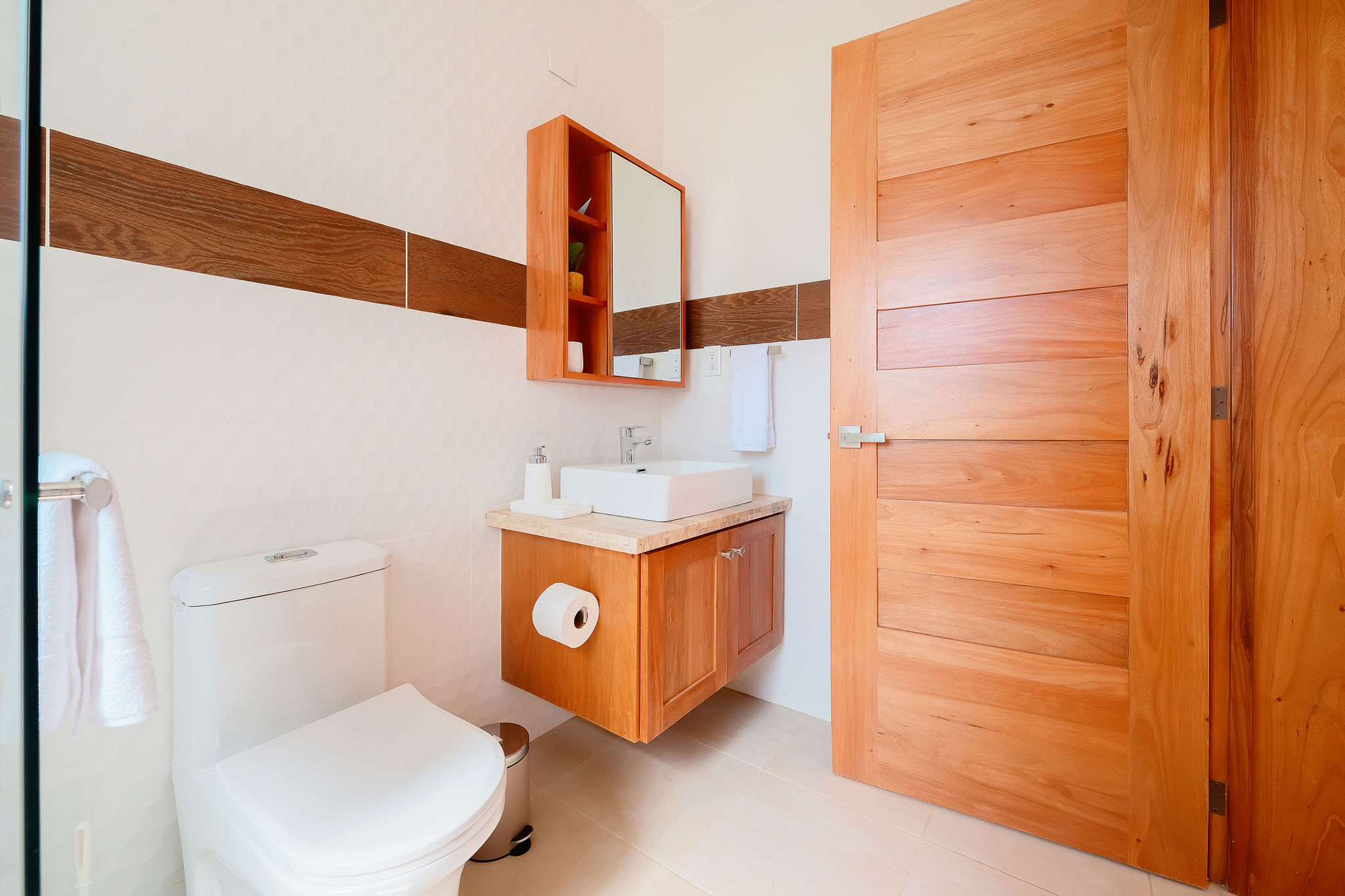 Cabana bedroom ensuite bath