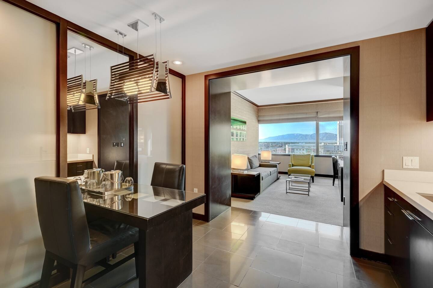 Your own romantic dining area 🍽️ 